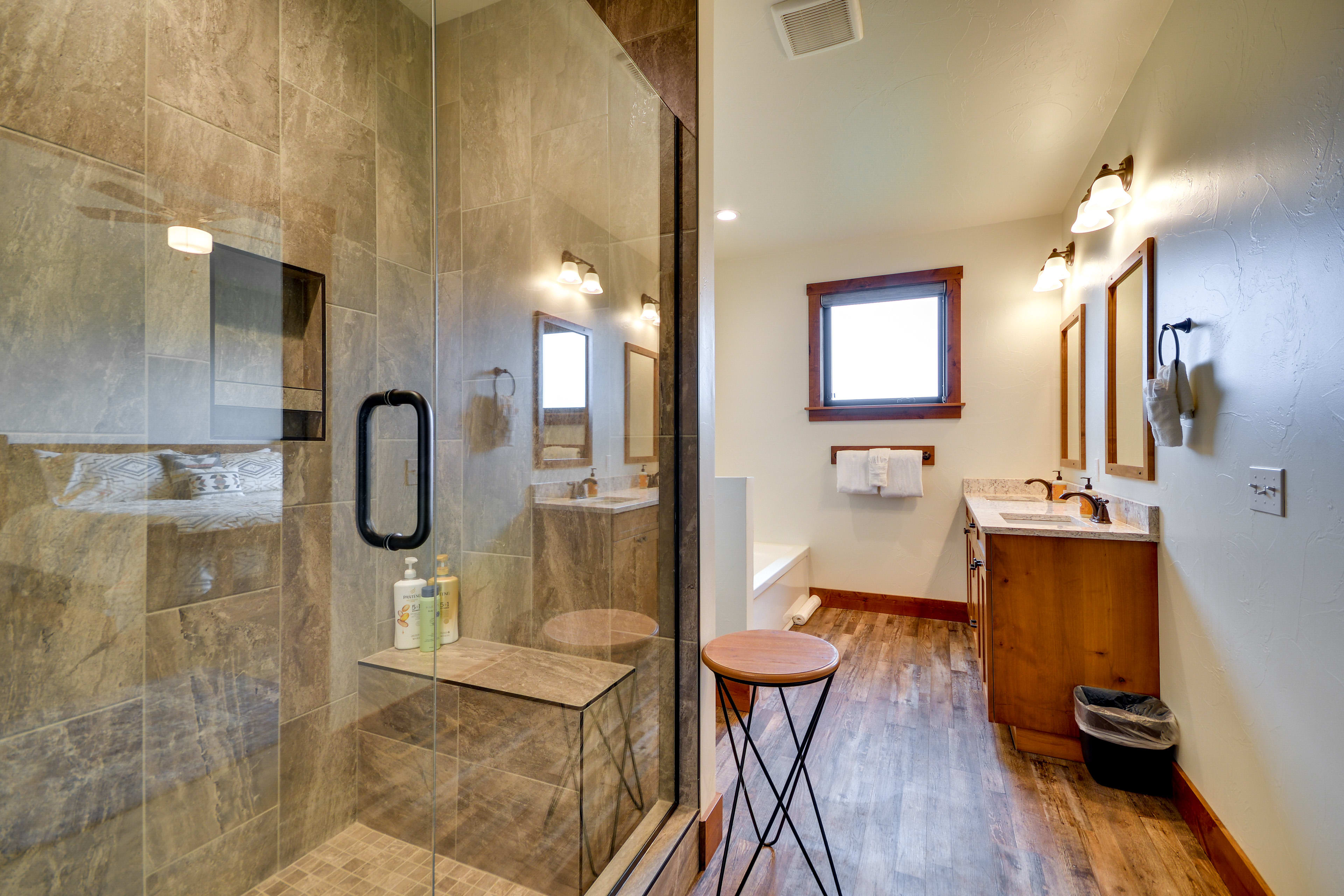 En-Suite Bathroom | Complimentary Toiletries