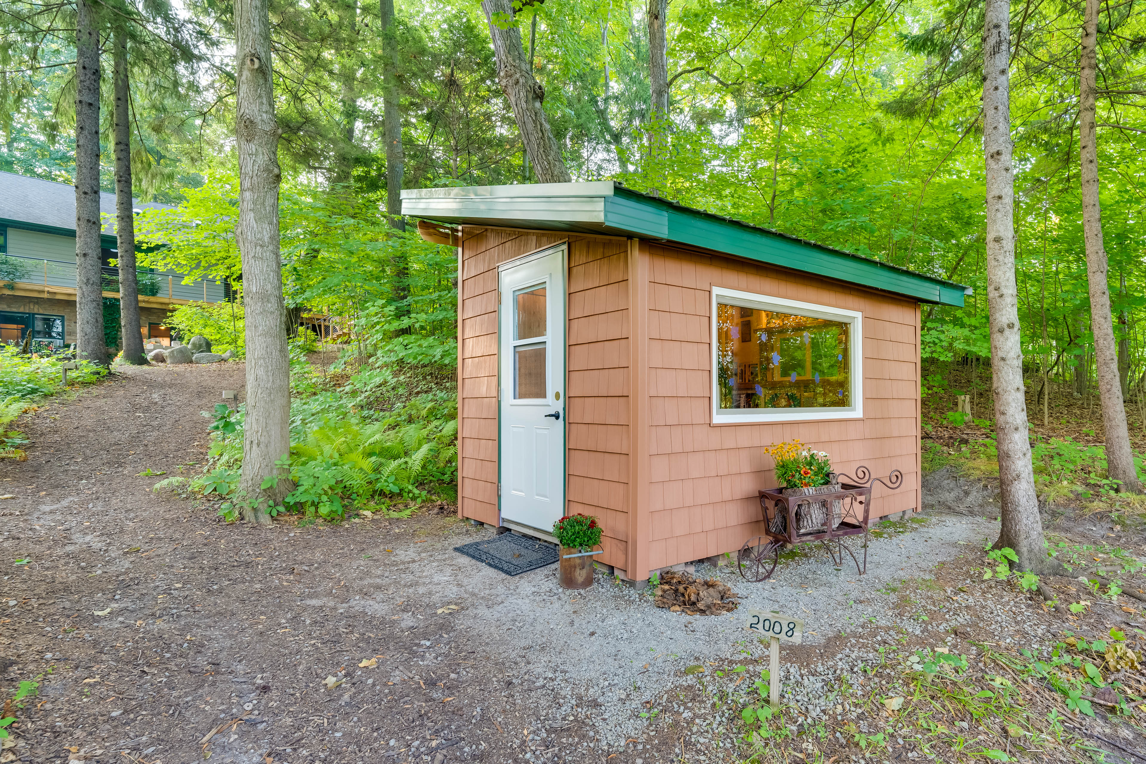 House Exterior | Furnished Shed