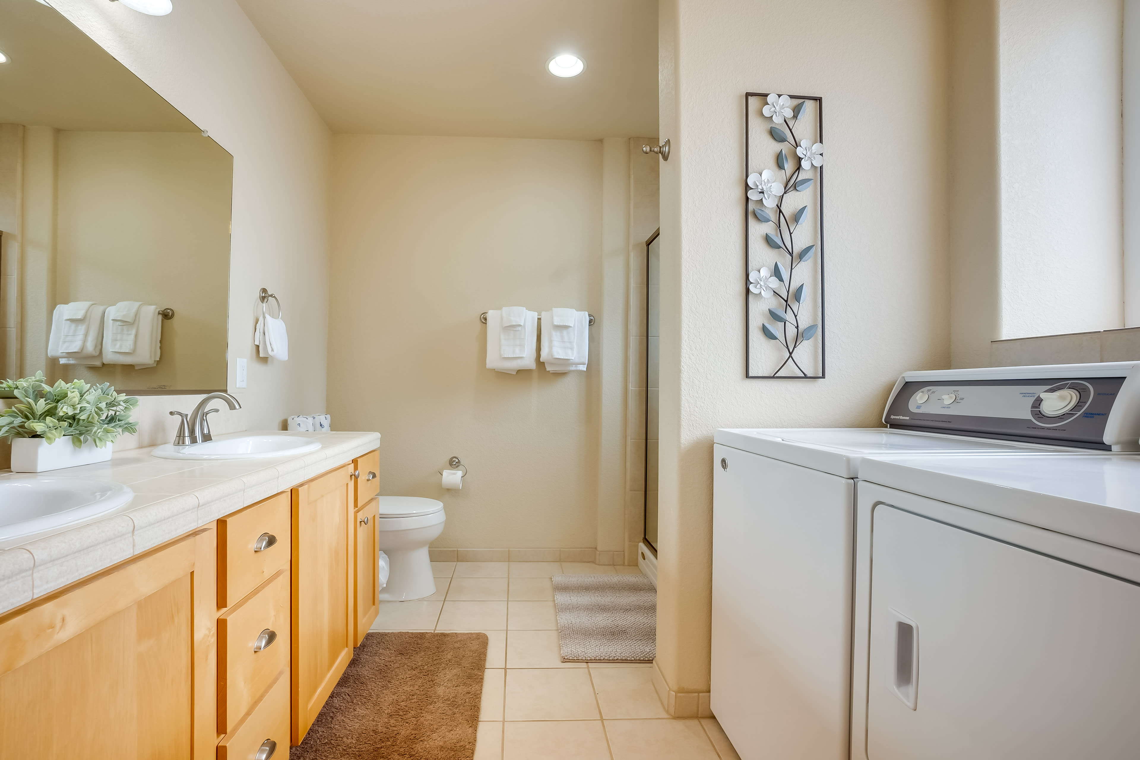 Full Bathroom | Washer + Dryer