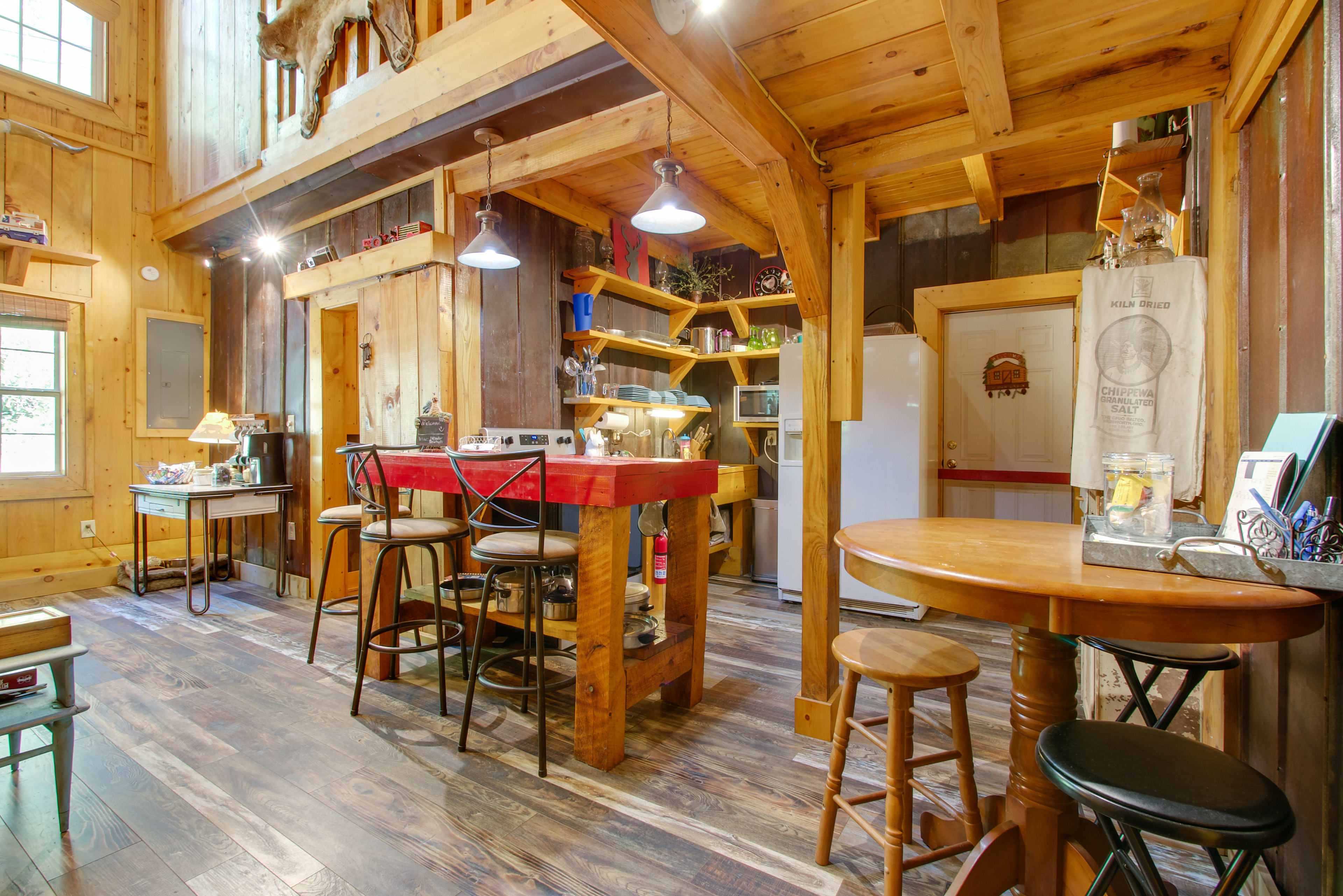 Dining Area | Dishware/Flatware | Trash Bags/Paper Towels