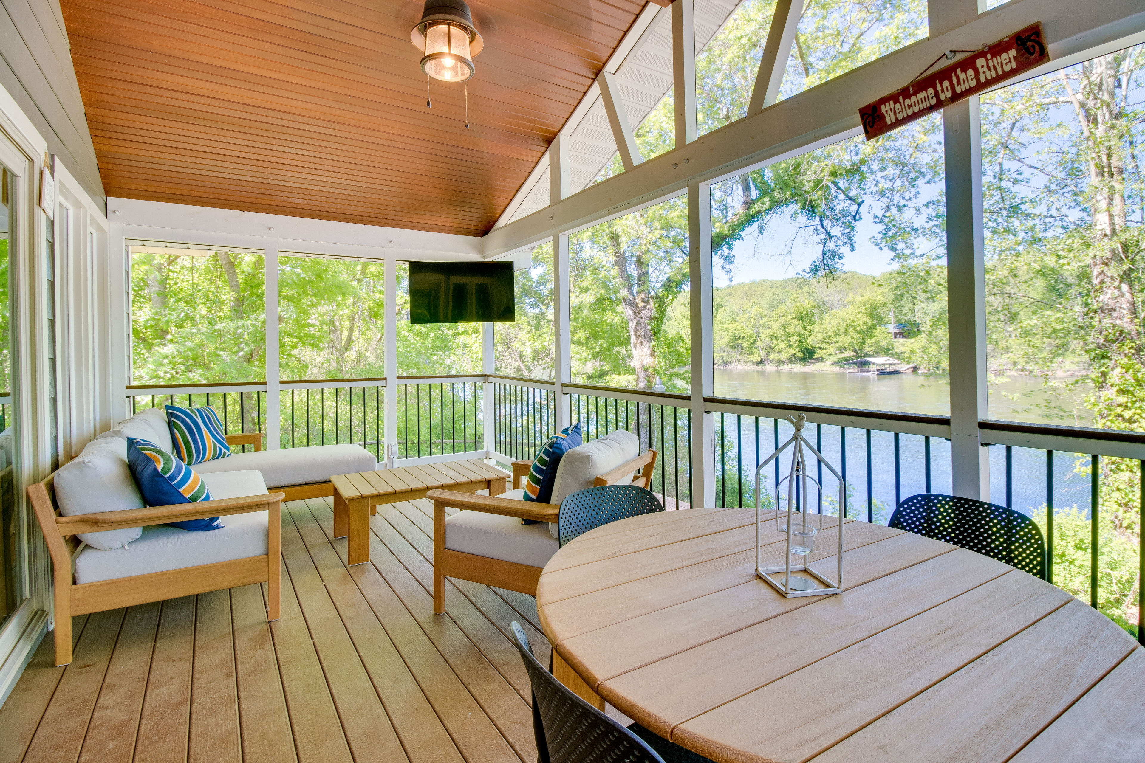 Screened-In Porch