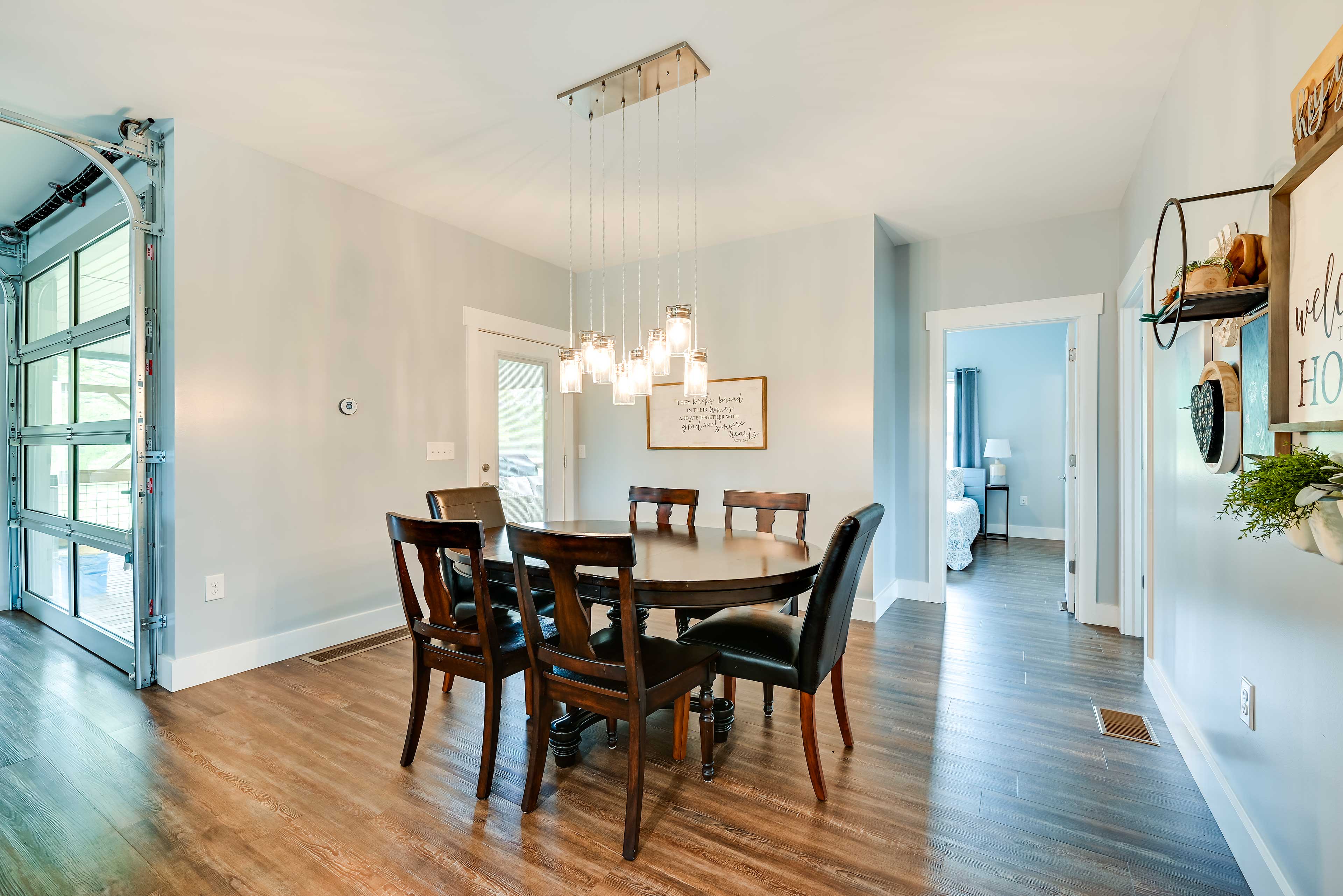 Dining Area | Dishware & Flatware Provided