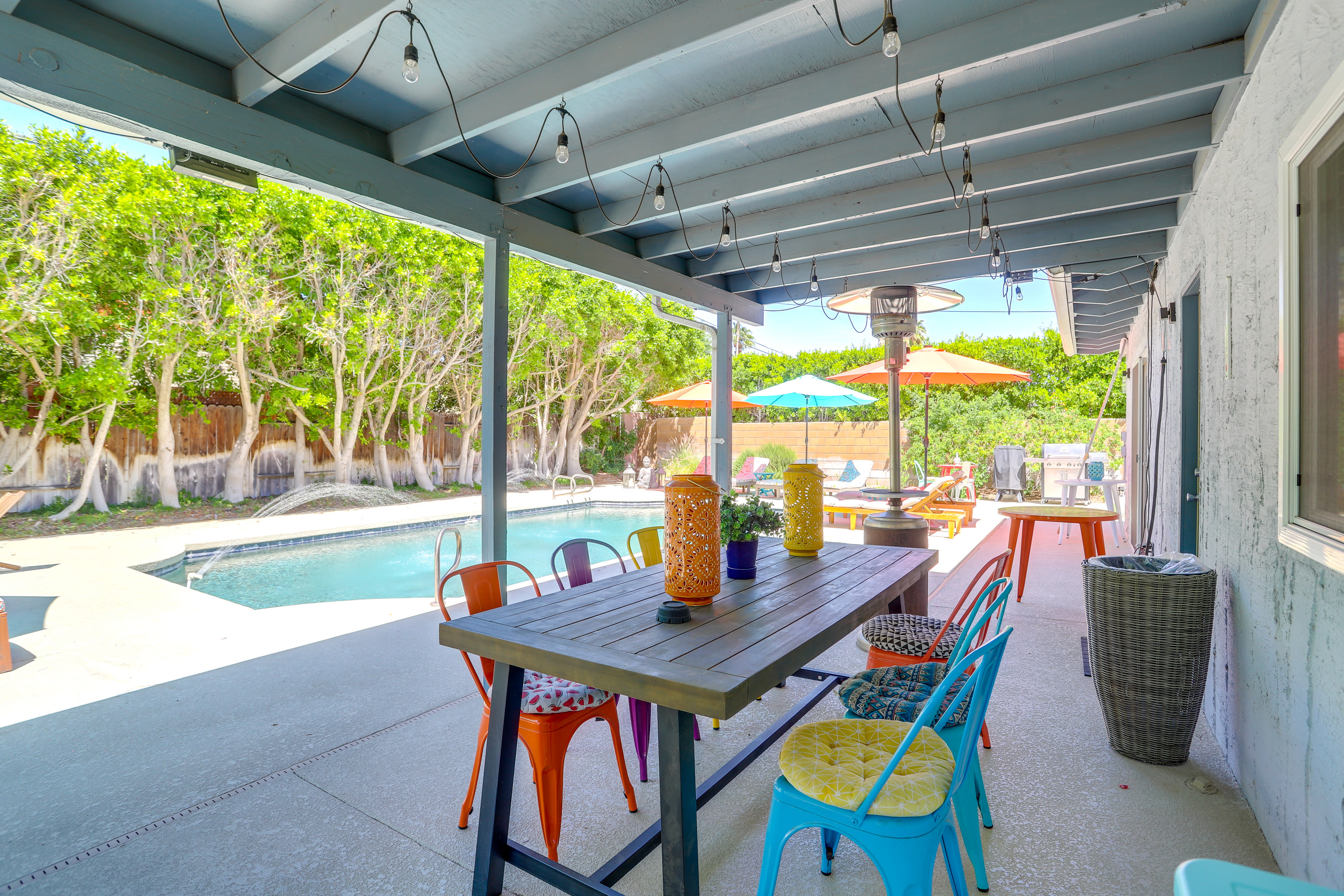 Shared Yard | Outdoor Dining Area