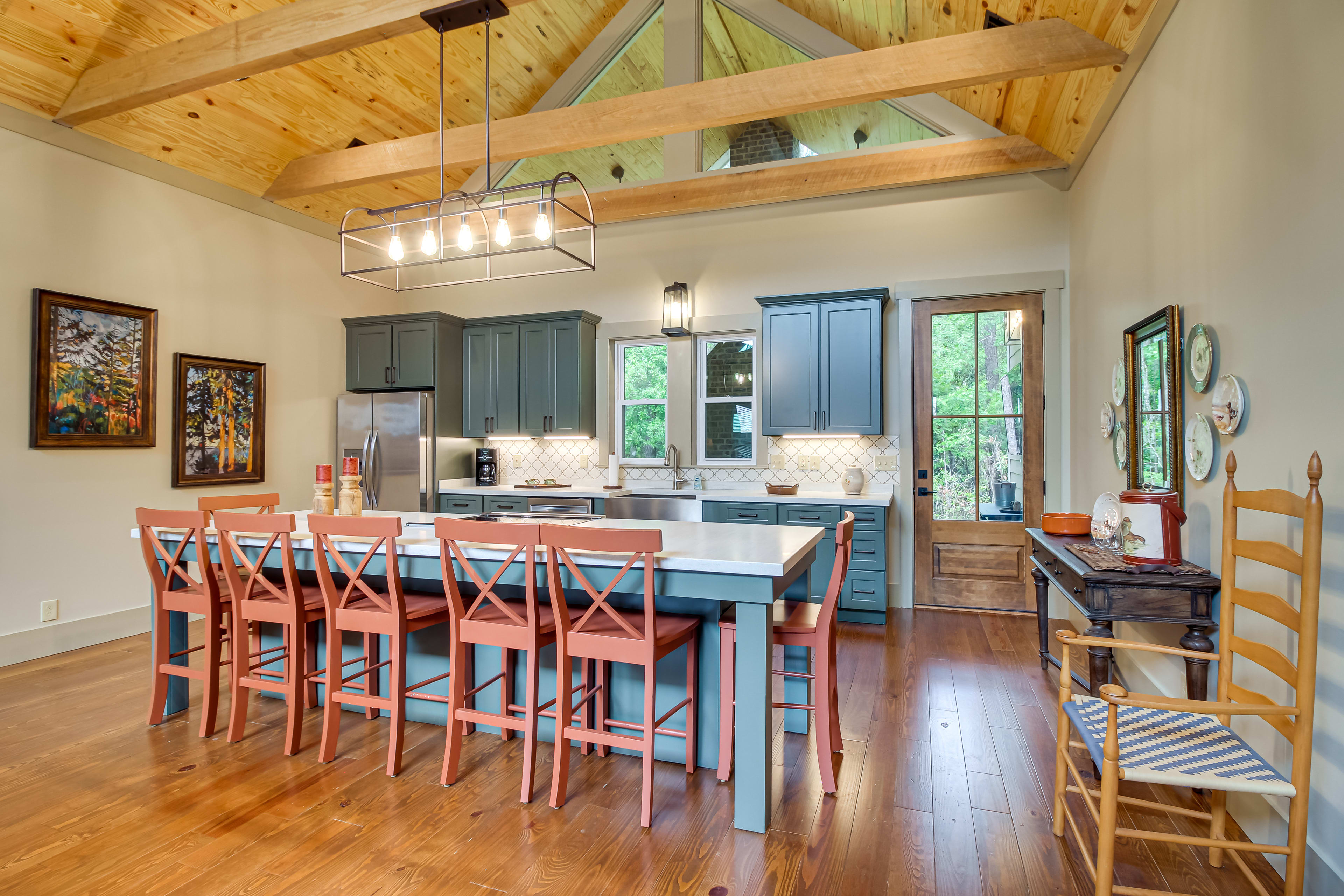 Dining Area | Breakfast Bar | Dishware/Flatware Provided