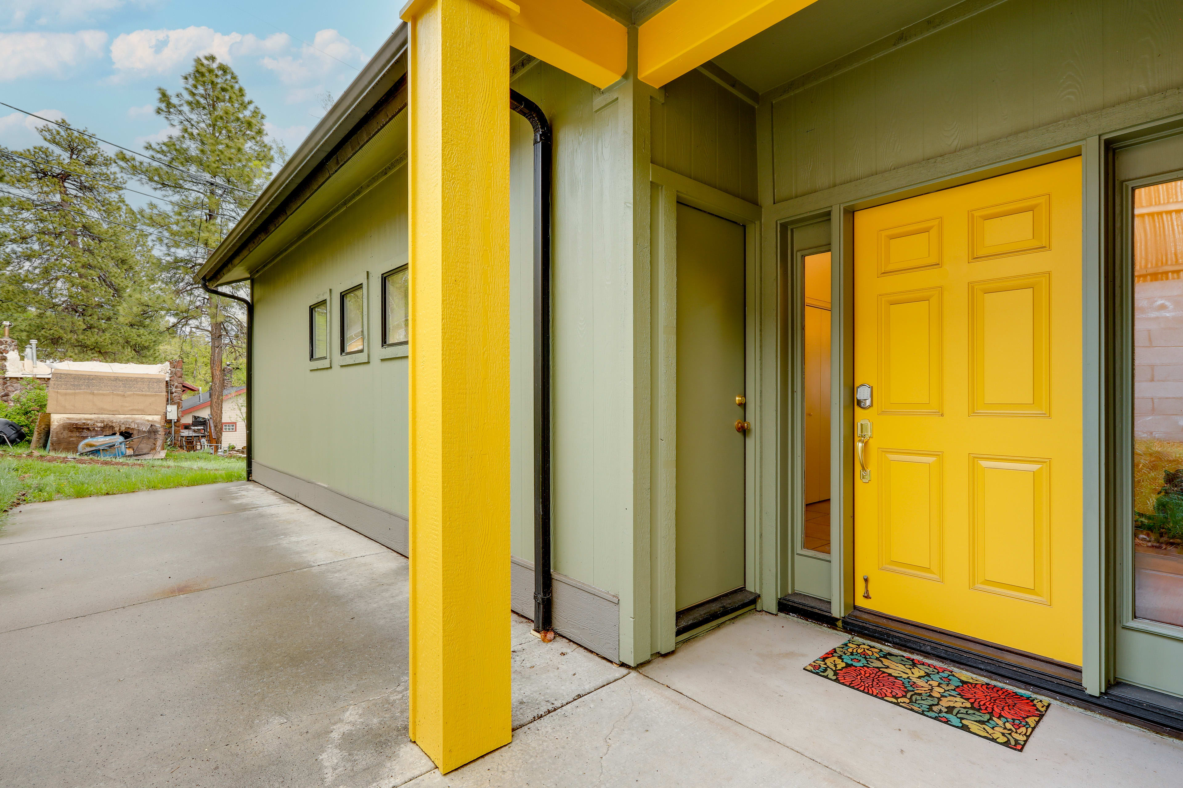 Front Entrance | Keyless Entry