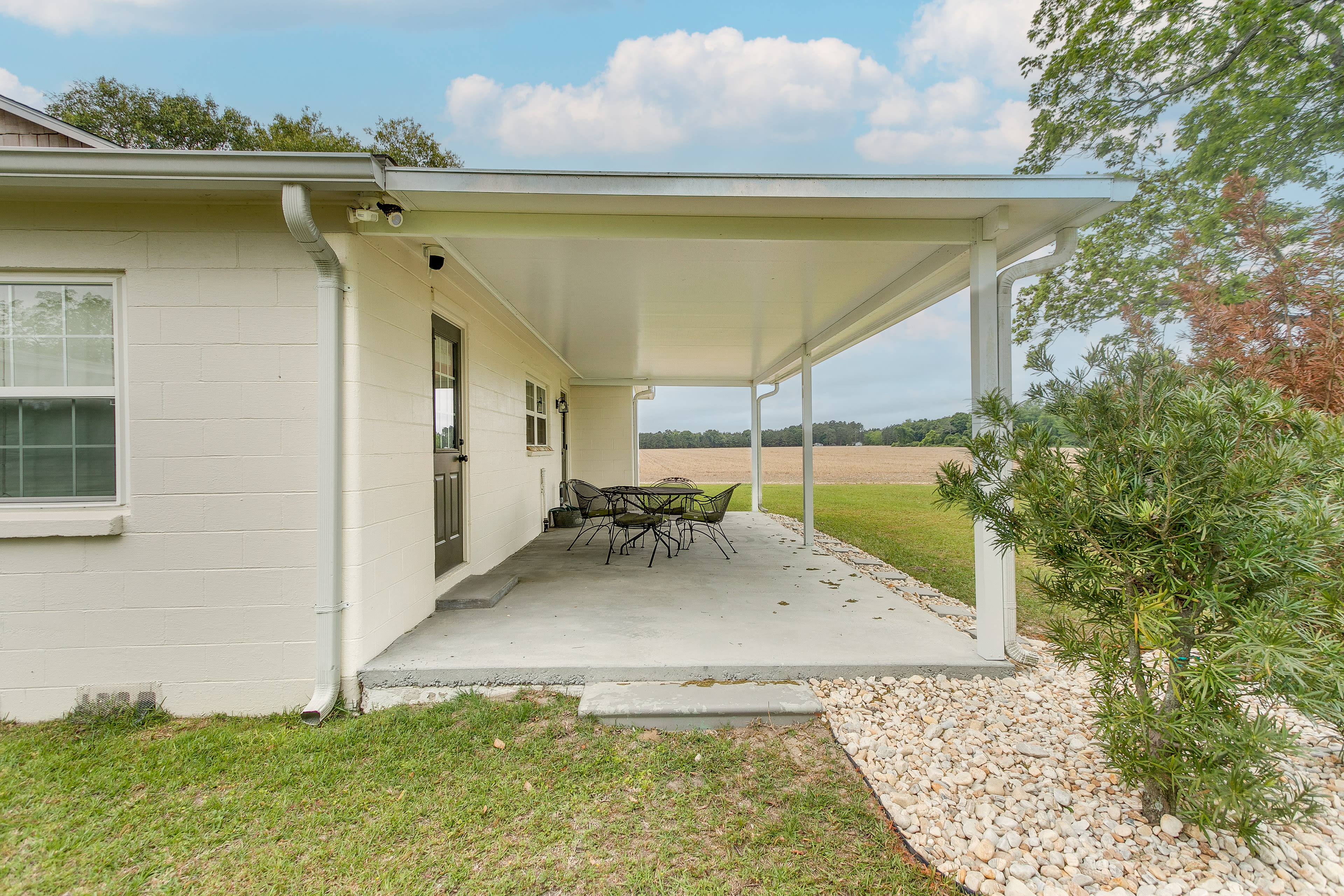 Covered Patio | Outdoor Dining Area