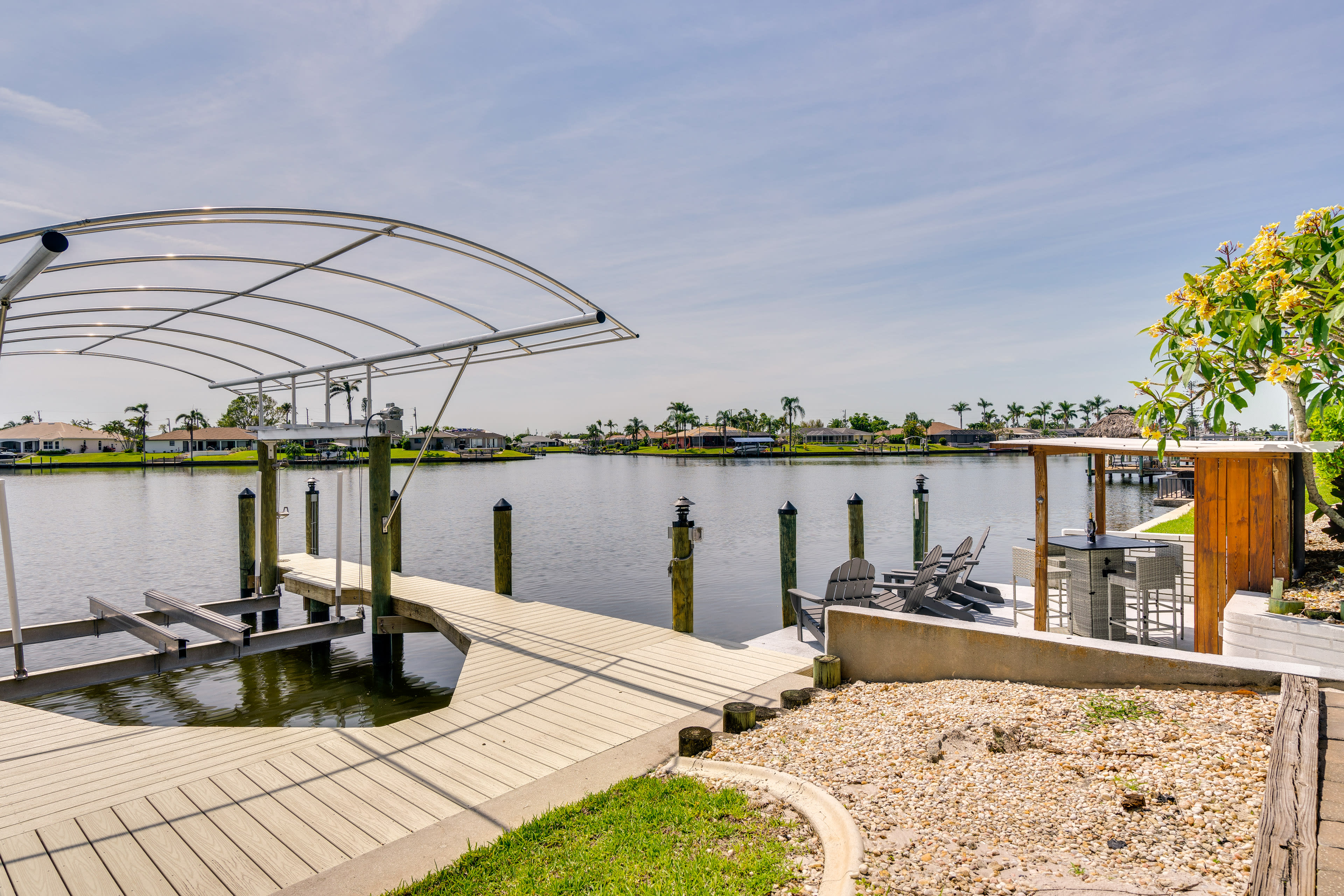 Boat Lift & Boat Dock