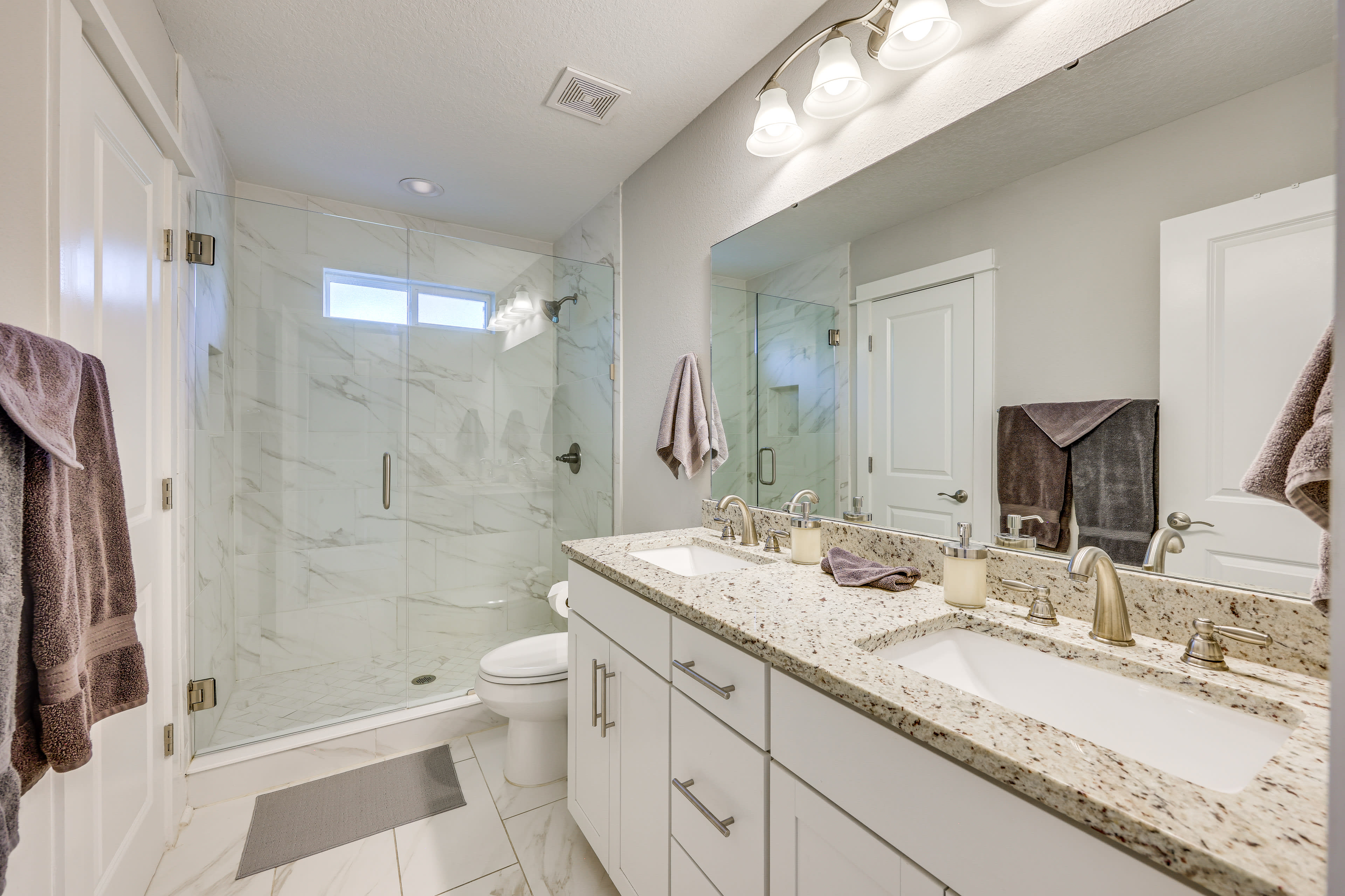 En-Suite Bathroom | 2nd Floor | Towels Provided