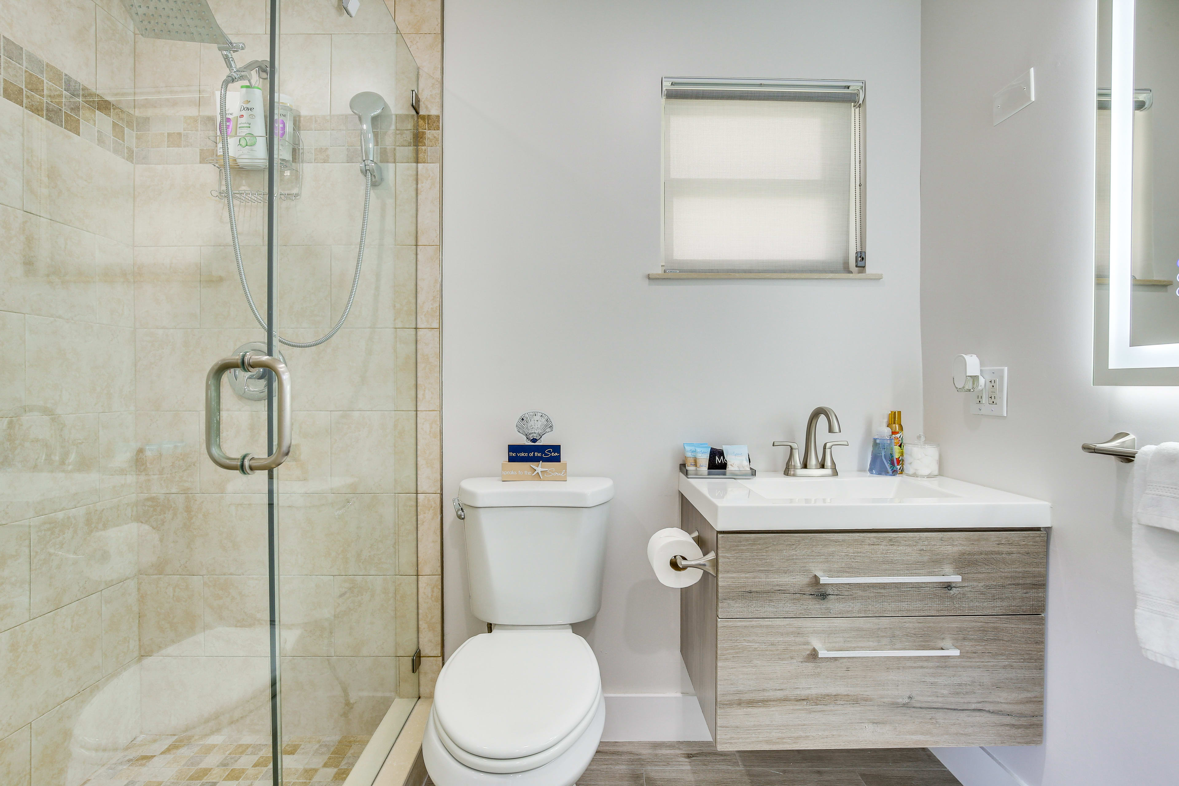 En-Suite Bathroom | Complimentary Toiletries | Towels Provided