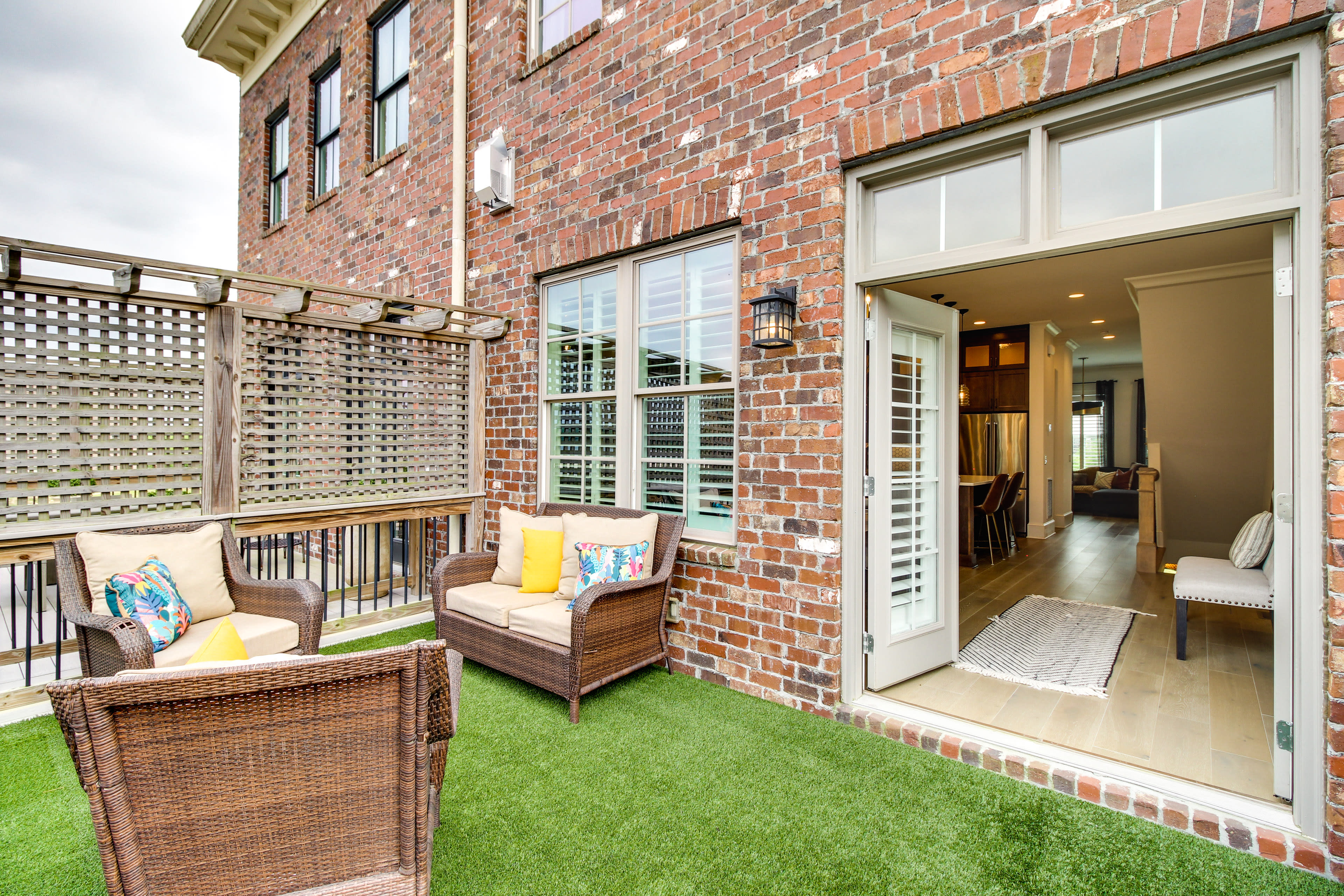 Private Balcony | River Views