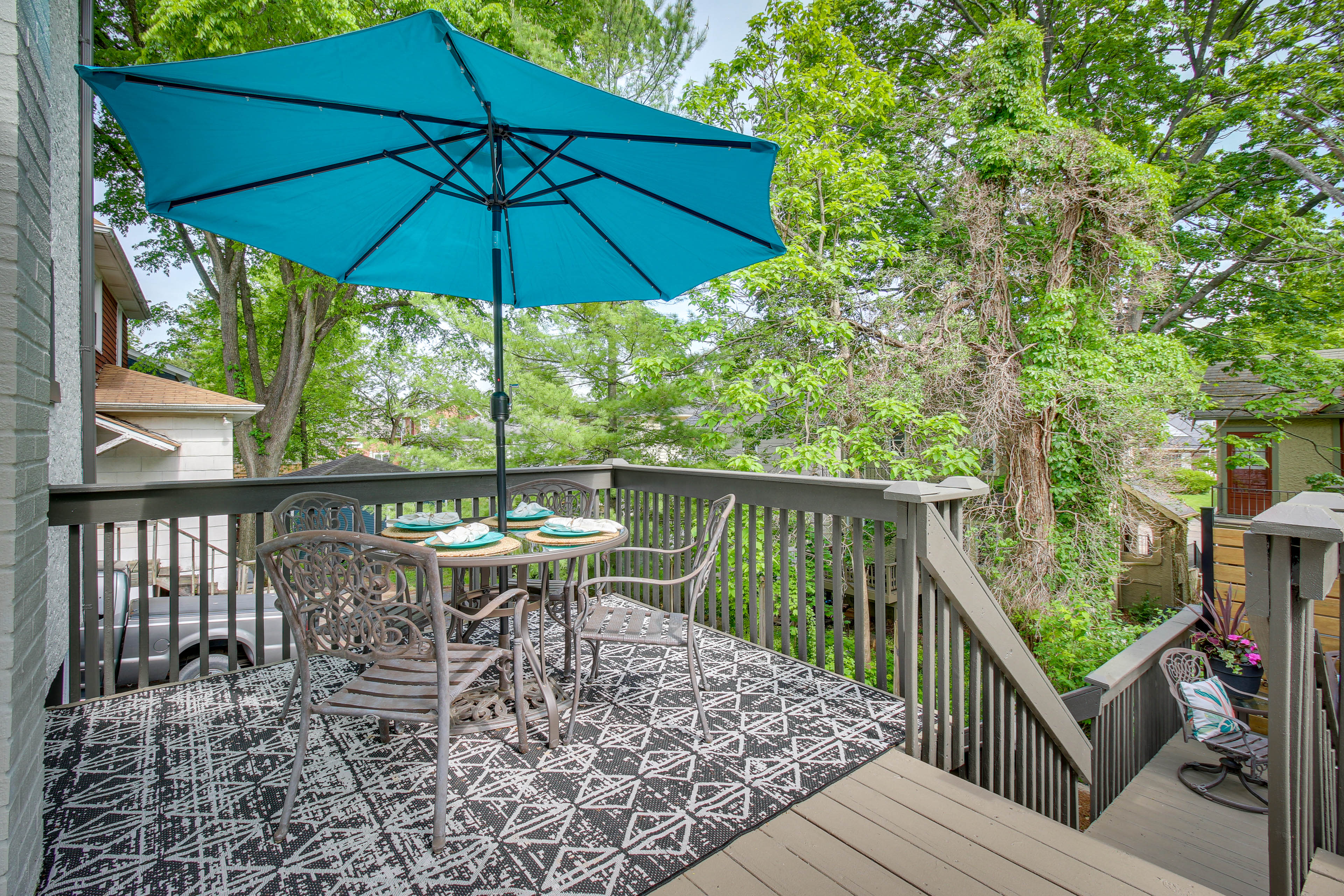Deck | Outdoor Dining Area | Gas Grill