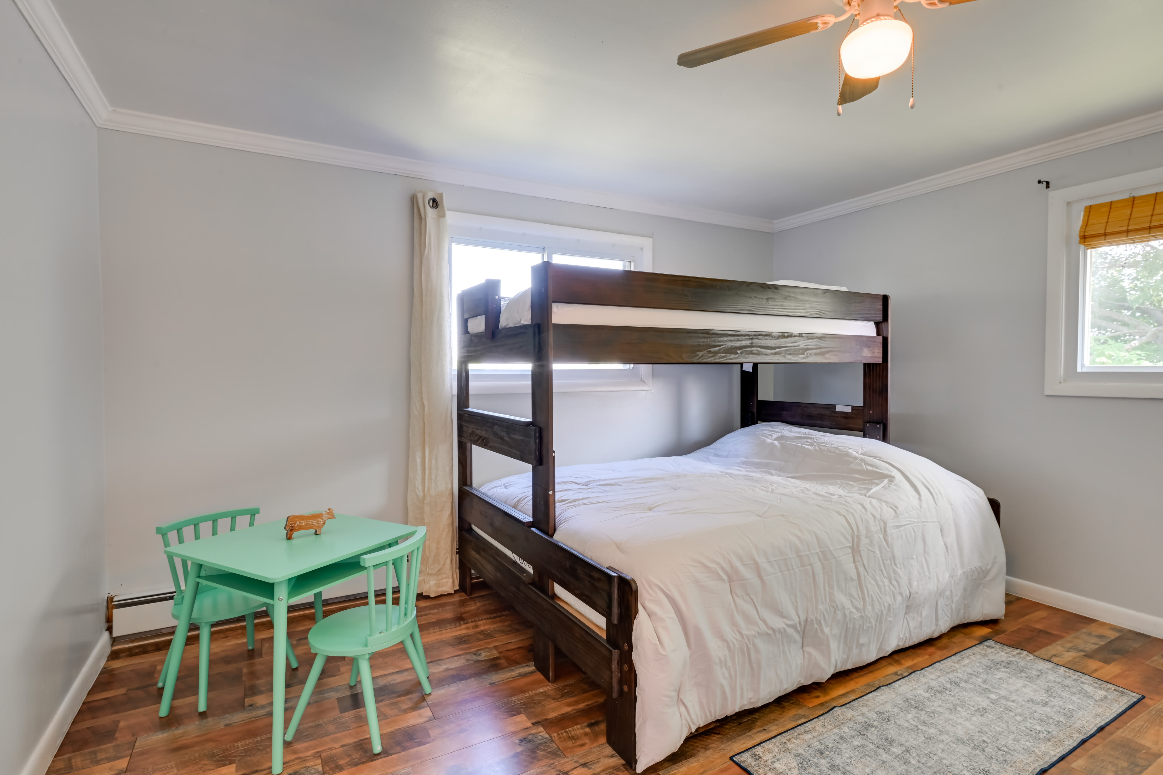 Bedroom 3 | Twin/Queen Bunk Bed