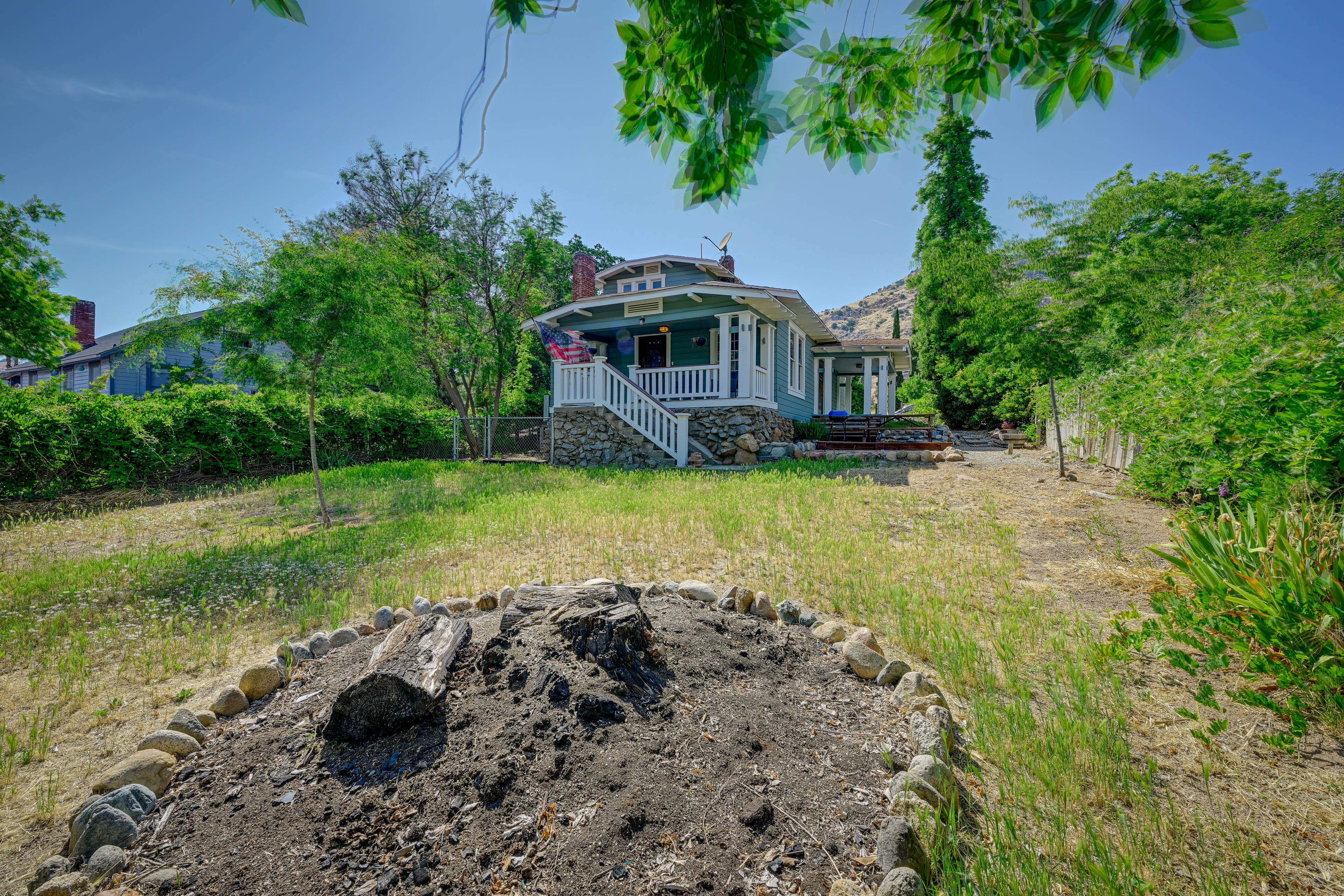 House Exterior | Wood-Burning Fire Pit