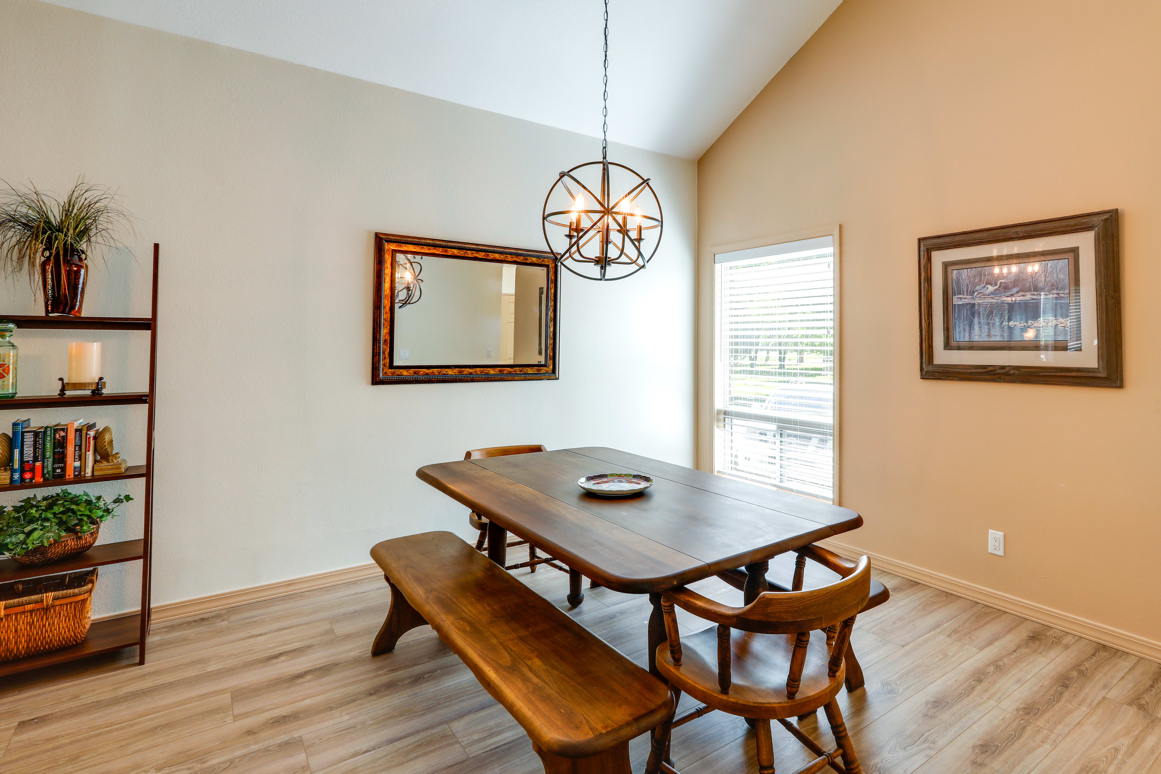 Dining Area | Dishware & Flatware Provided | Central A/C & Heating