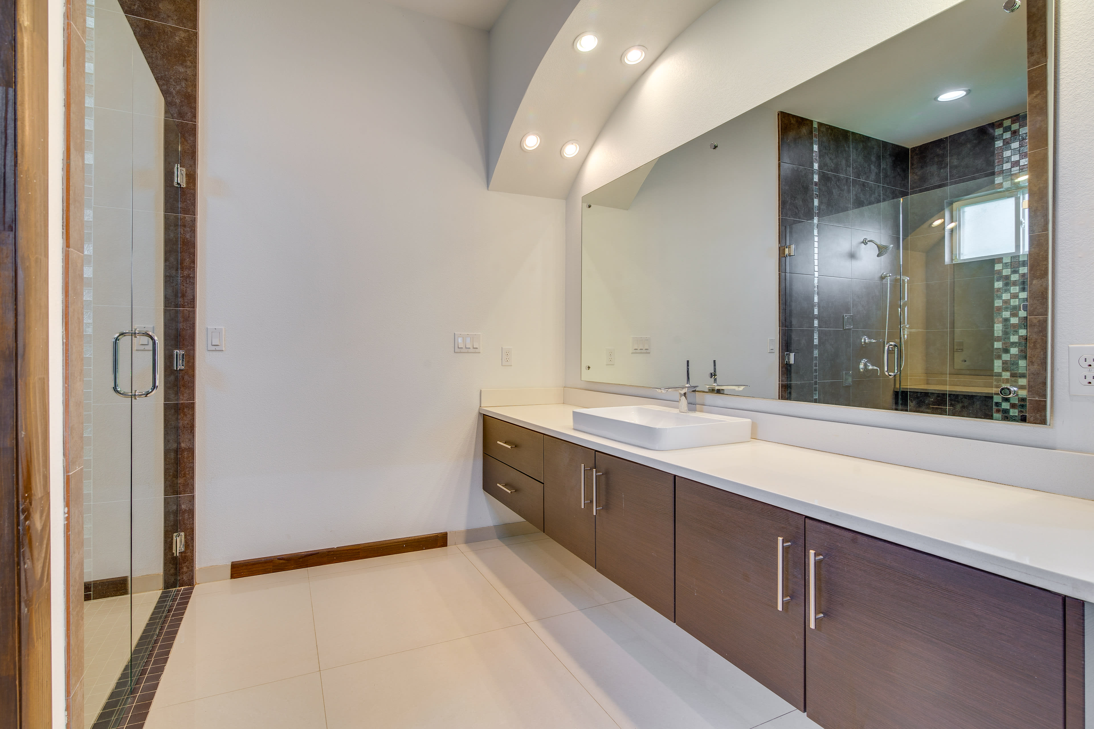 En-Suite Bathroom | Towels Provided