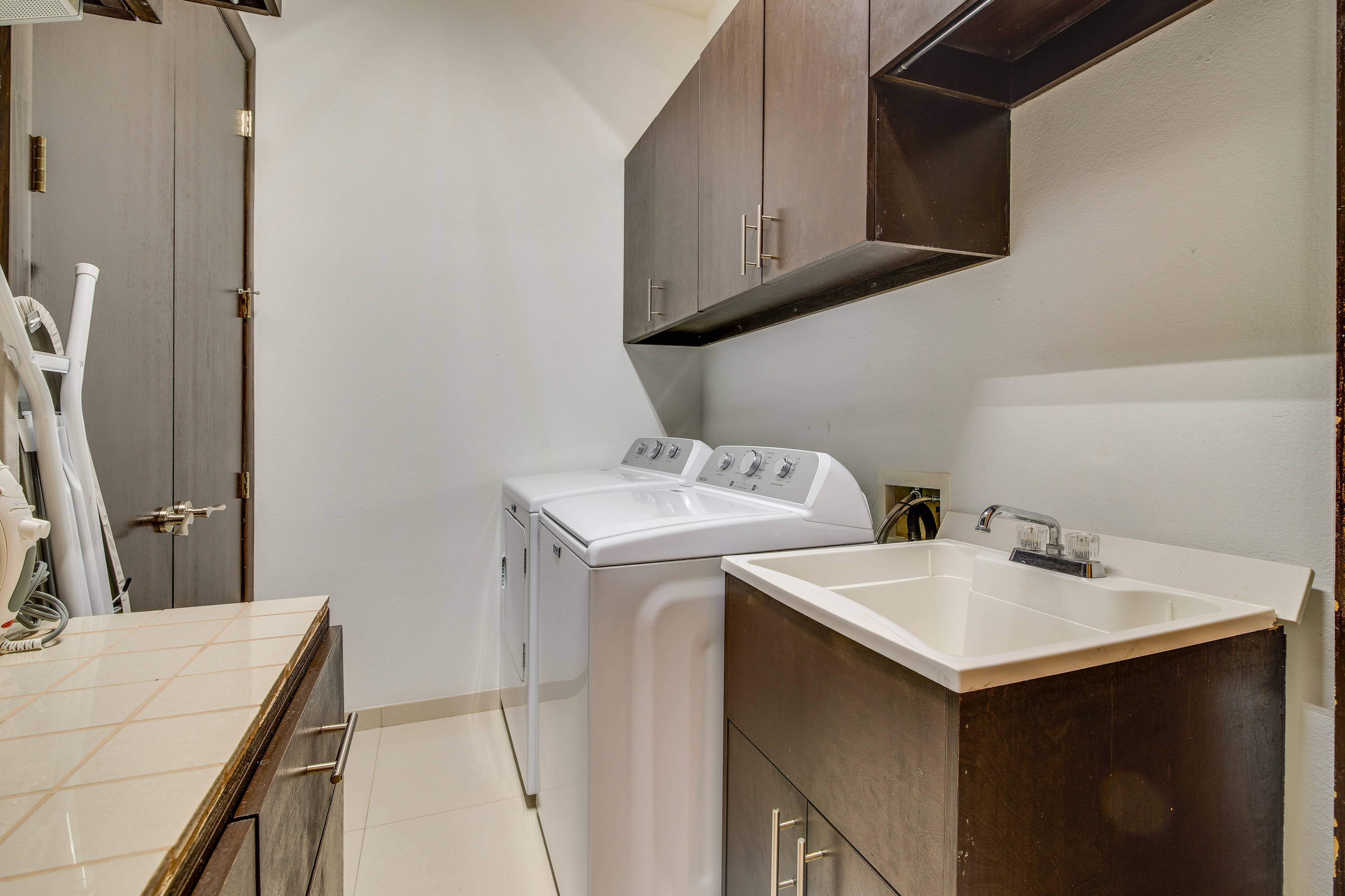 Laundry Room | Washer & Dryer