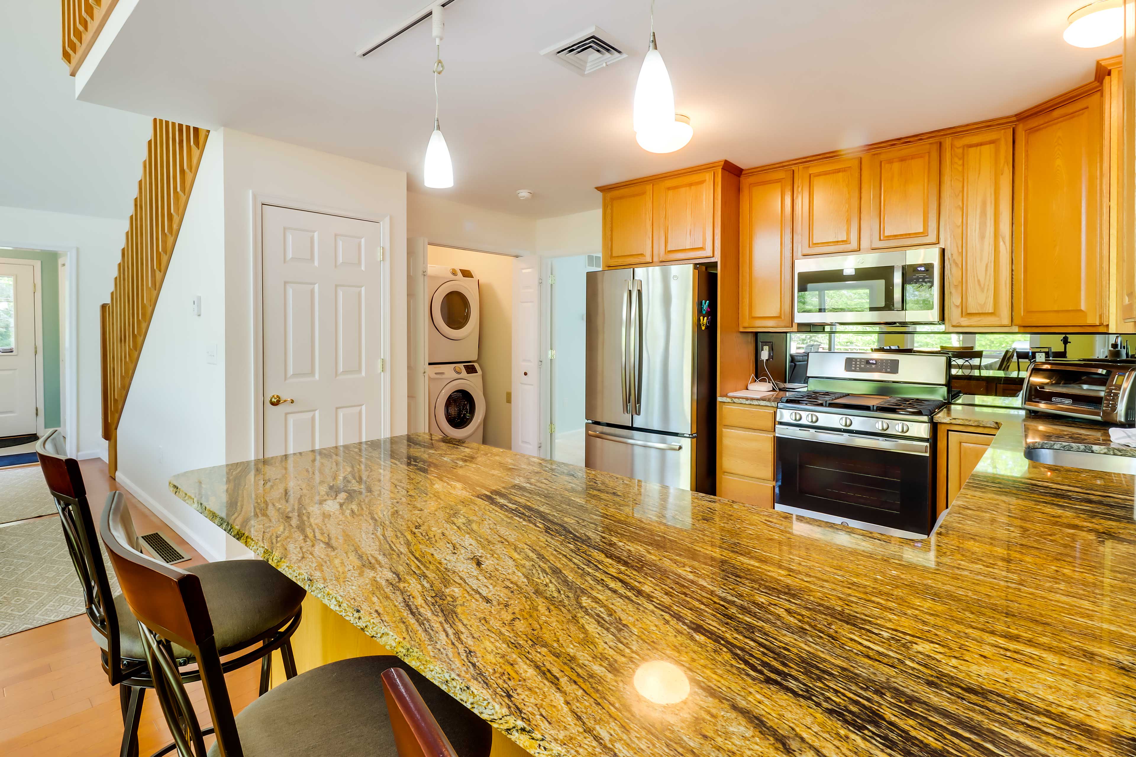 Kitchen | Gas Stovetop | Toaster Oven