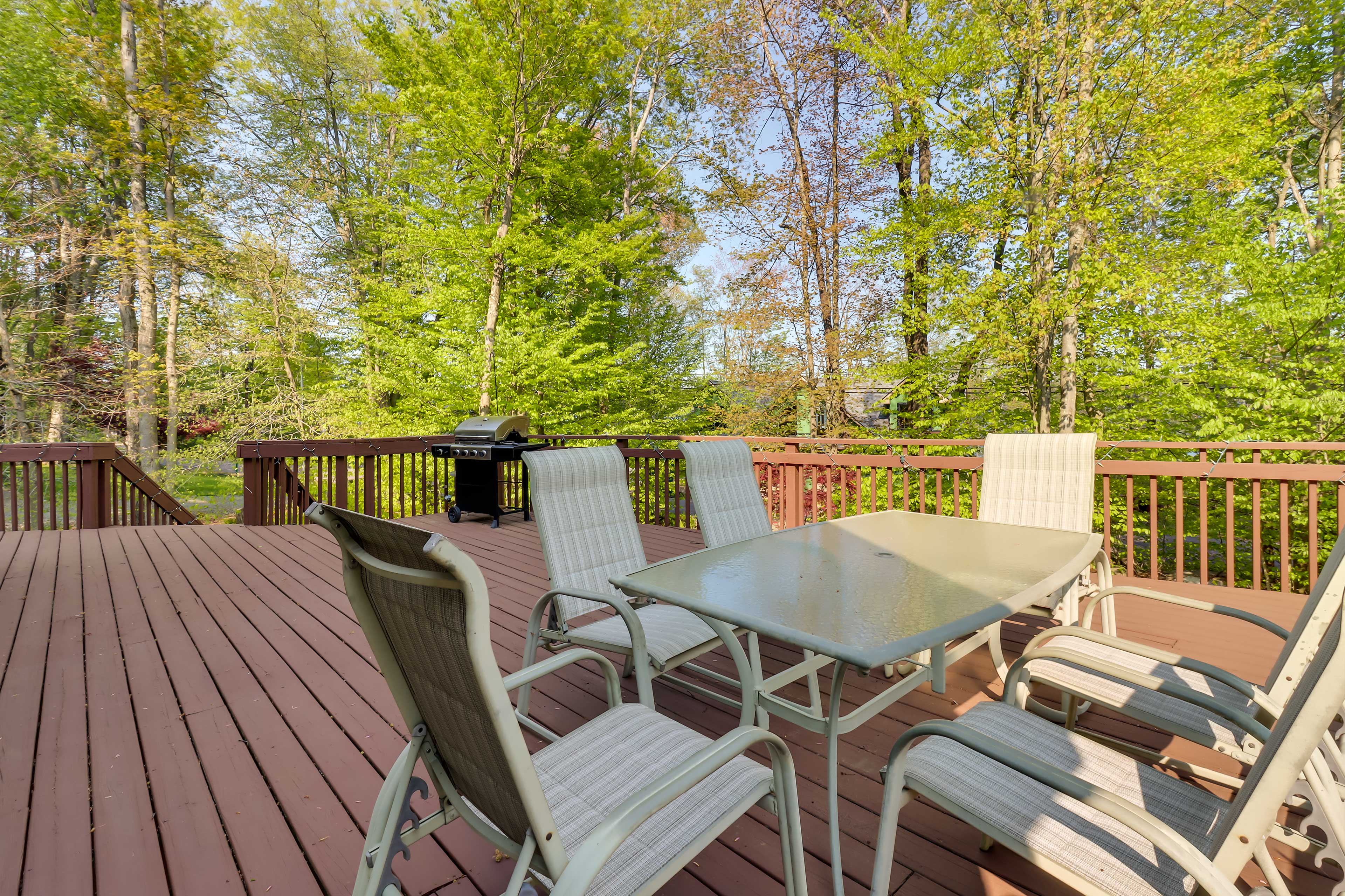 Deck | Gas Grill | Dining Area