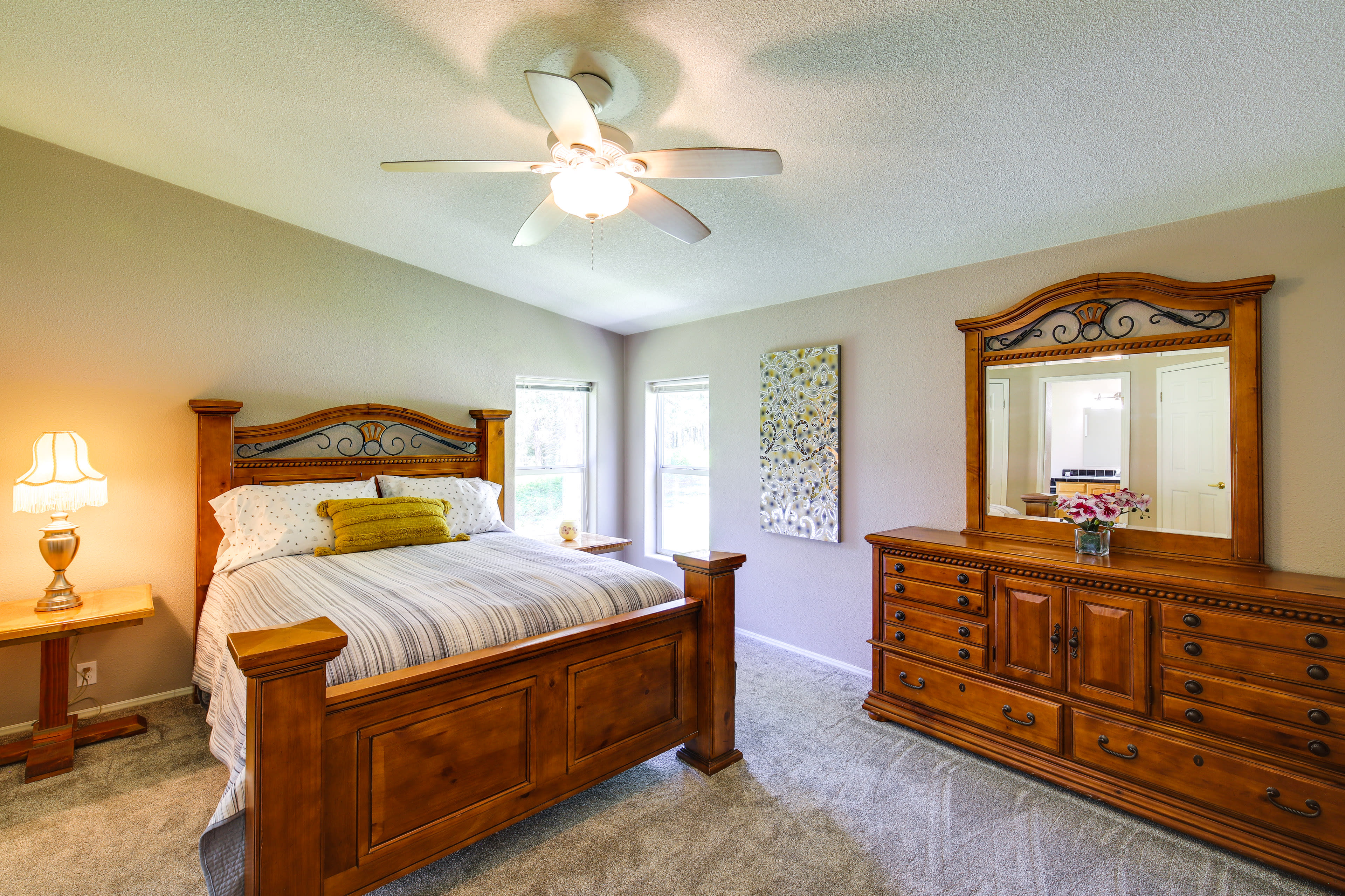 Bedroom 1 | Main Level | Queen Bed | Linens Provided