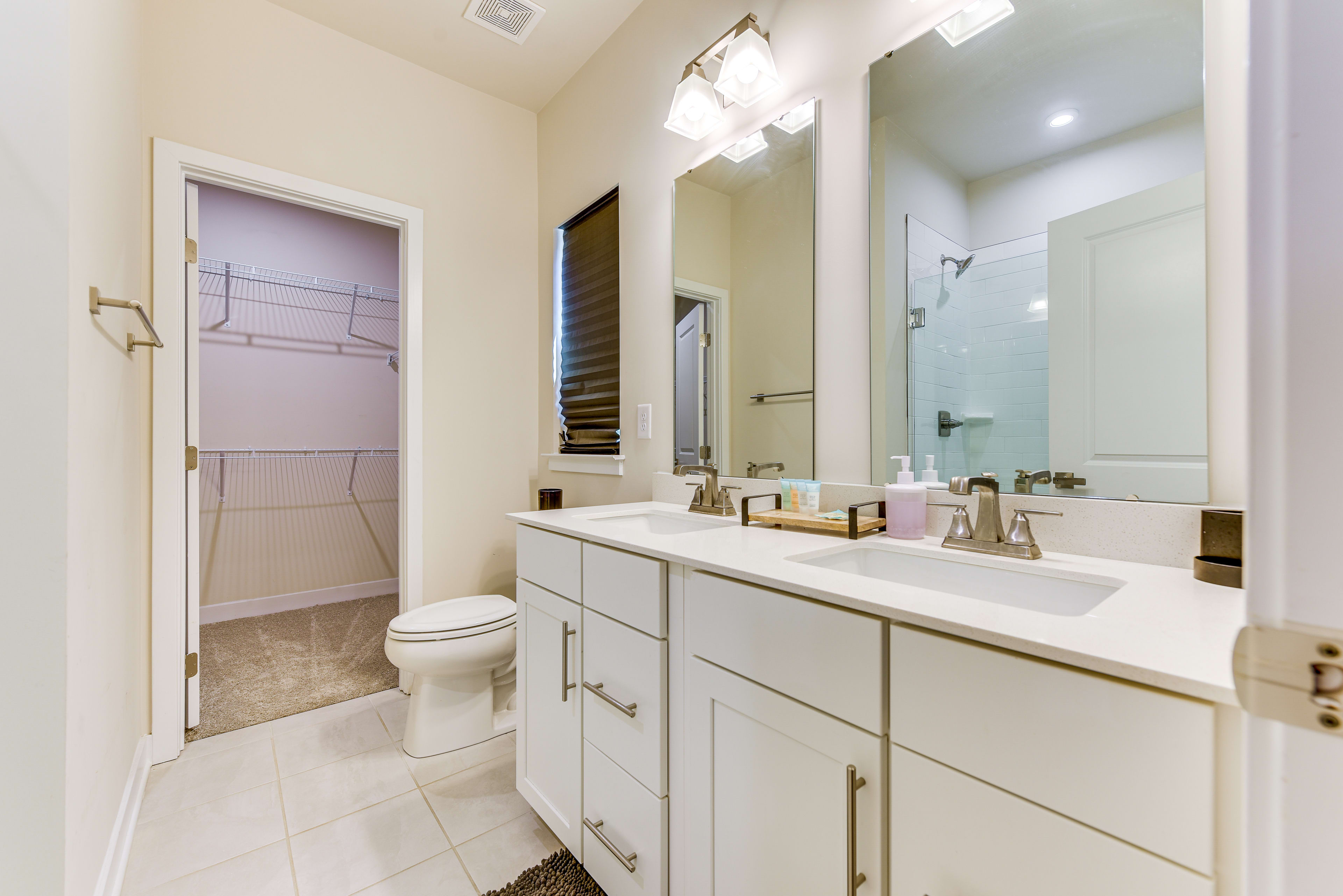 En-Suite Bathroom | 3rd Floor | Complimentary Toiletries | Towels Provided