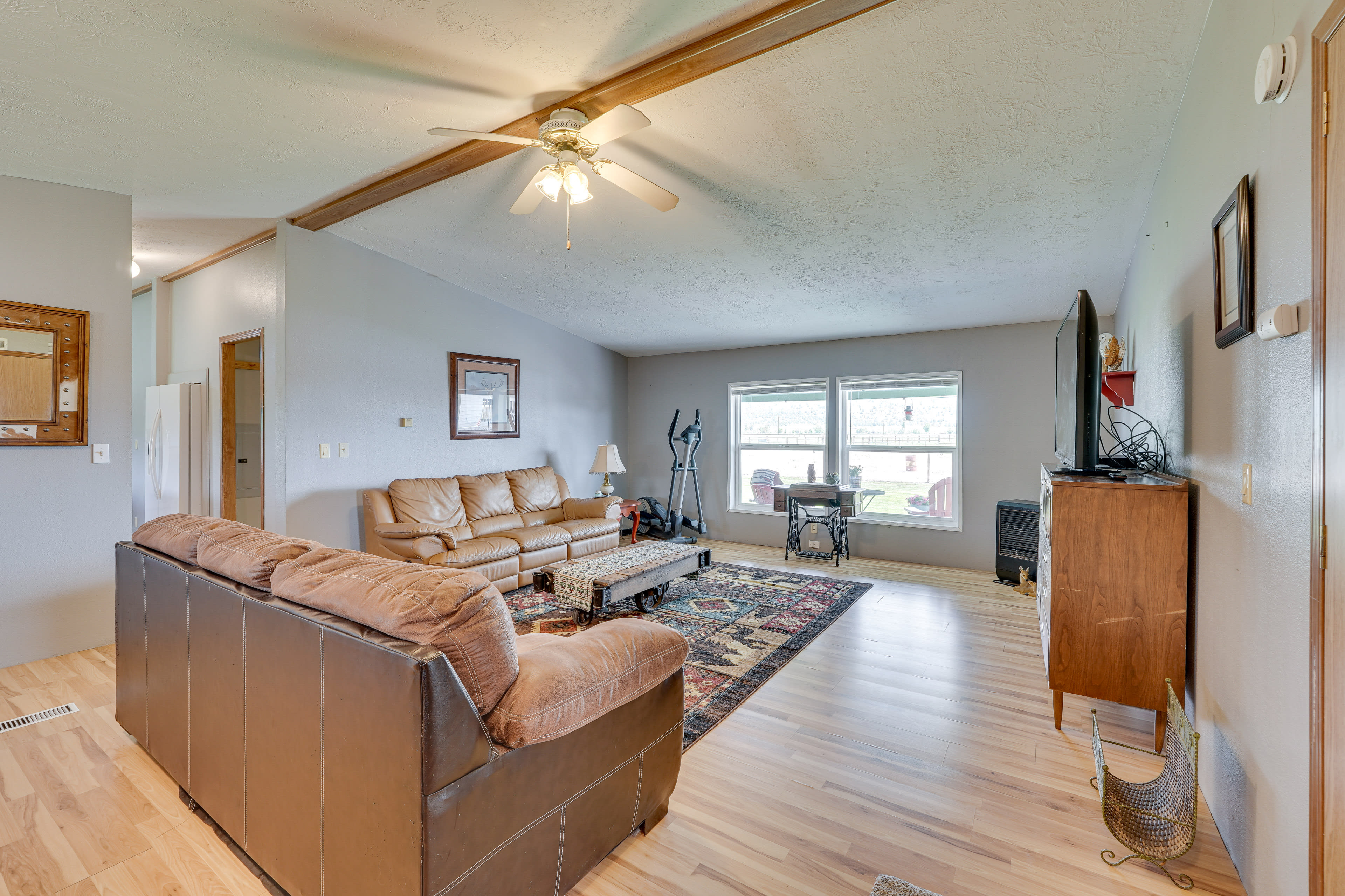 Living Room | Work Desk | Window Evaporative Cooler