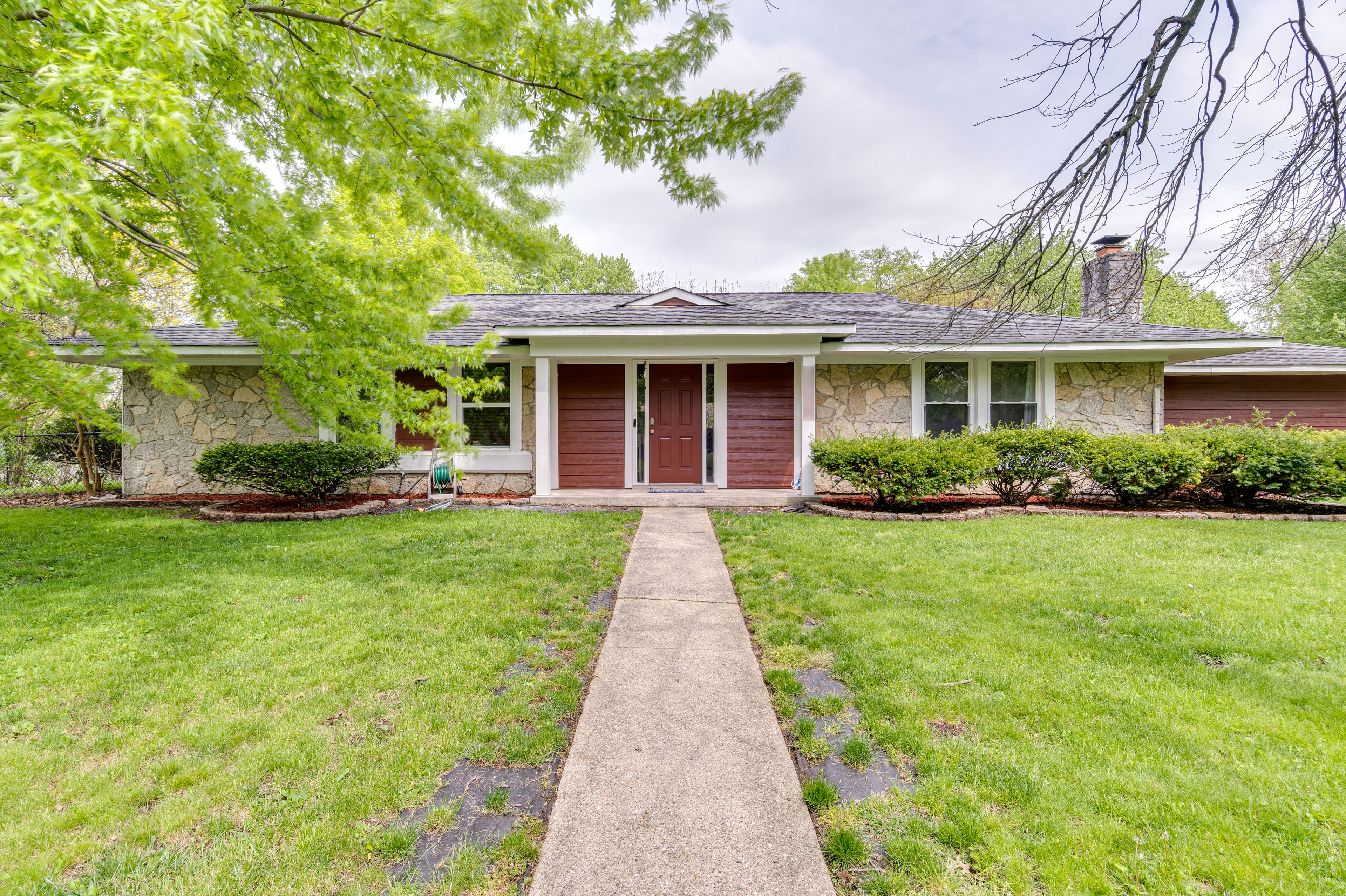 Indianapolis Vacation Rental | 1,800 Sq Ft | 4BR | 2BA | 1 Step Required