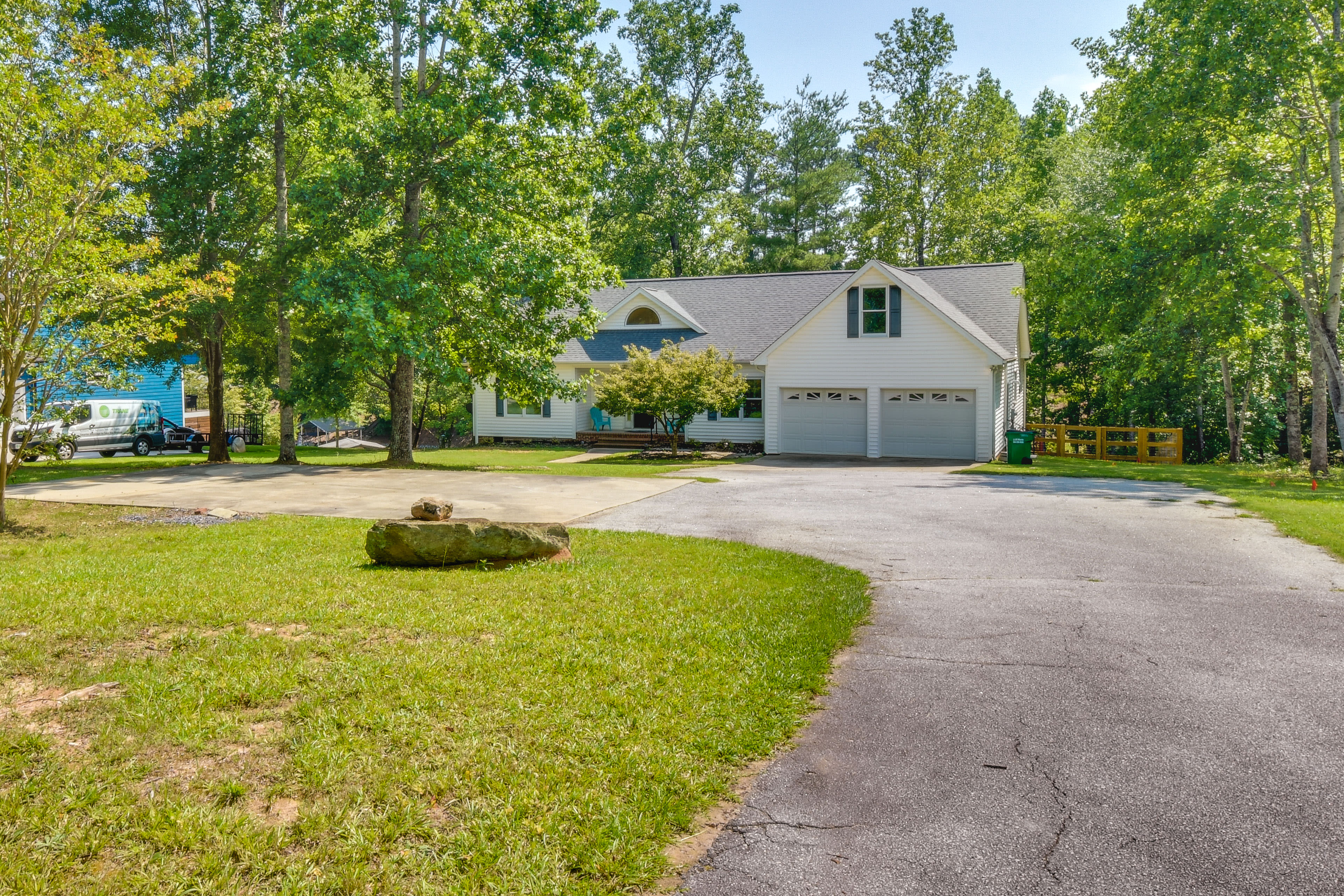 Parking | Garage (2 Vehicles) | Driveway (4 Vehicles) | RV/Trailer