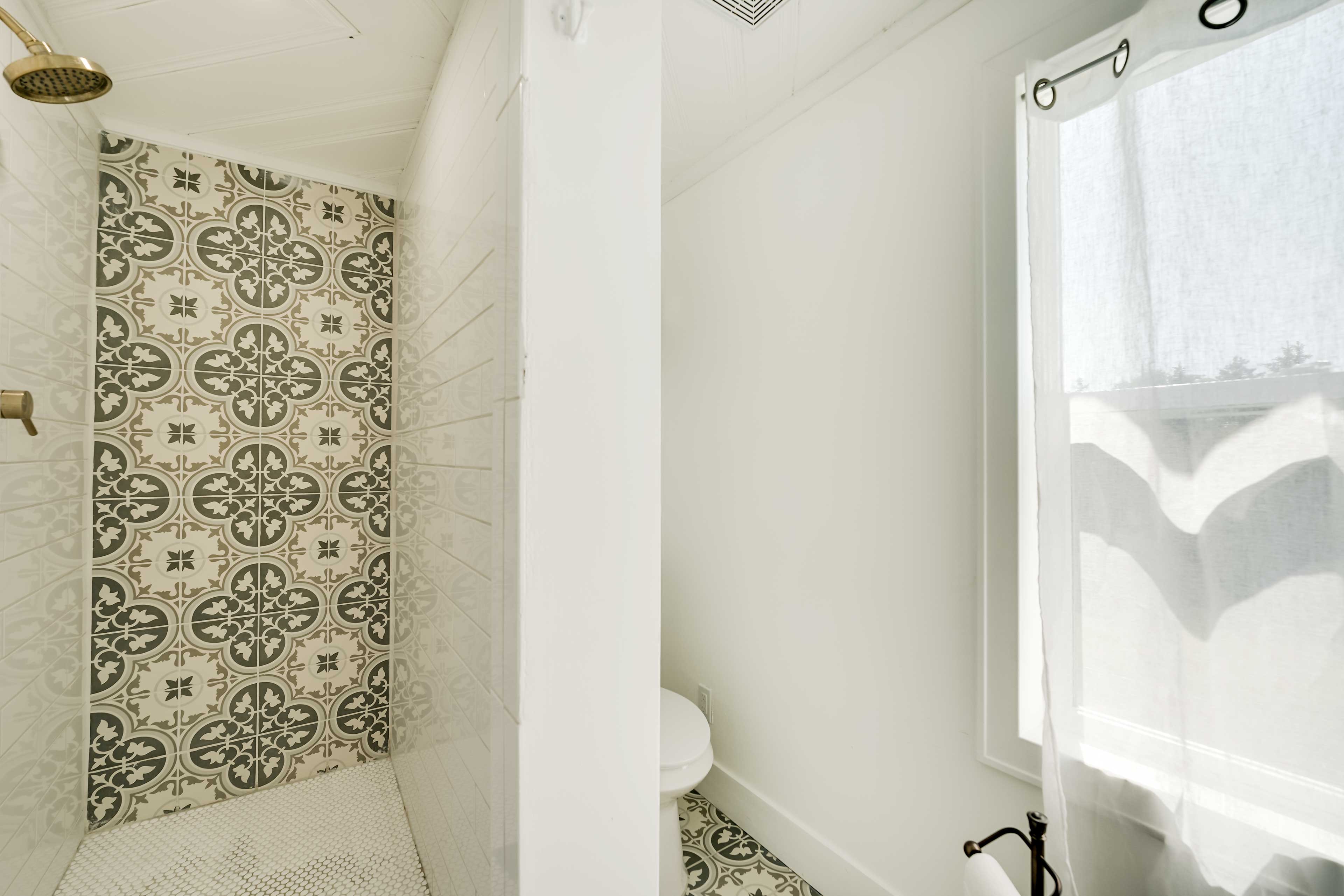 En-Suite Bathroom | Towels Provided | Complimentary Toiletries