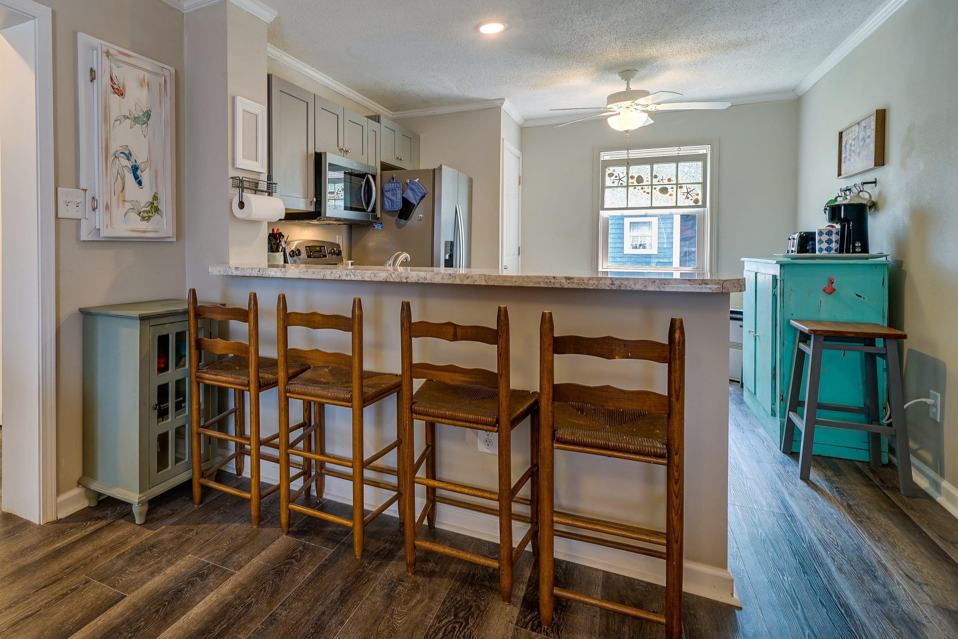 Kitchen | Breakfast Bar