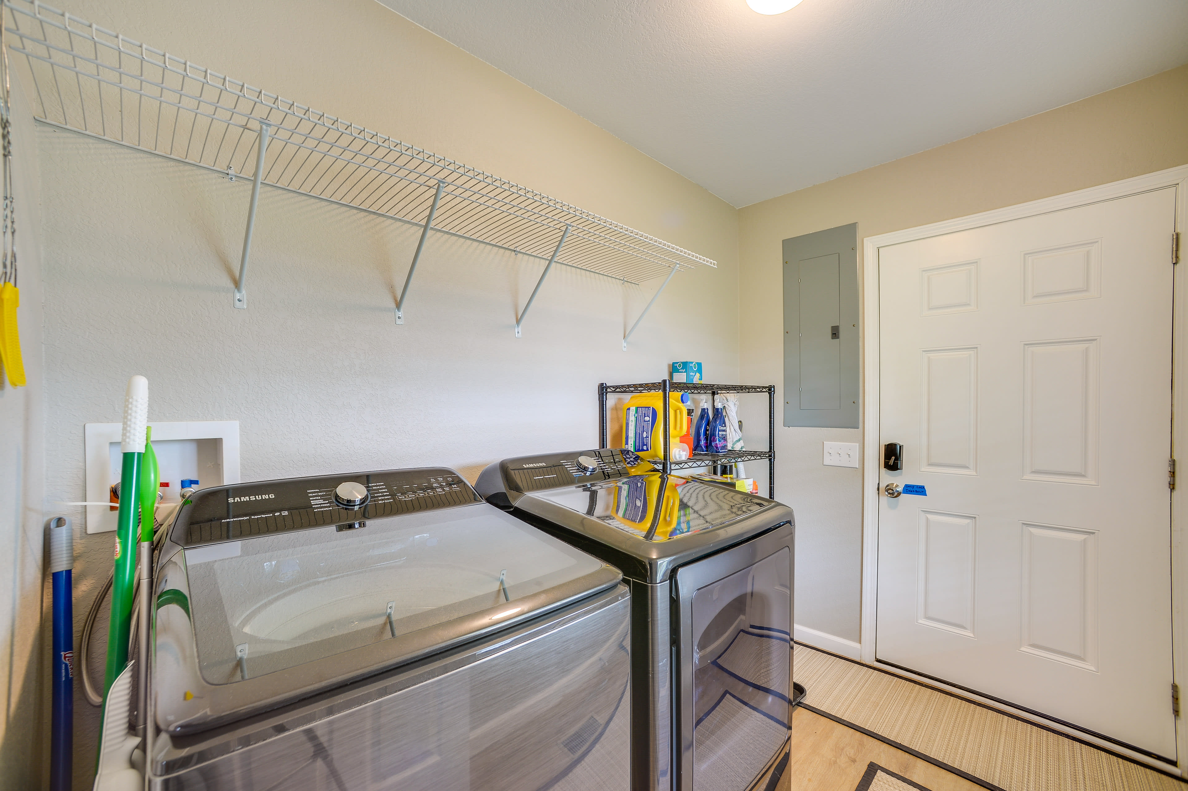 Laundry Area | Detergent Provided