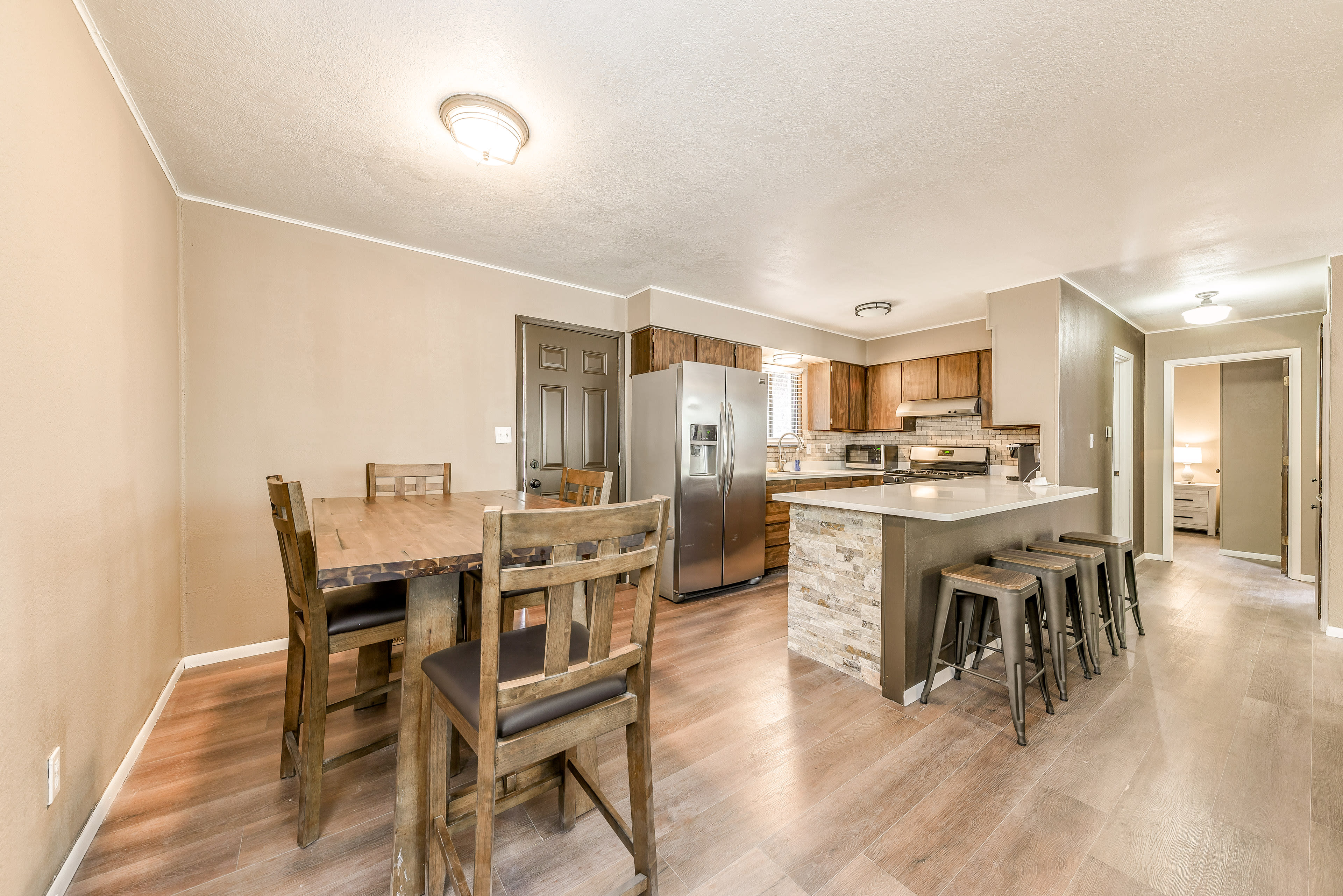 Dining Area | Dishware & Flatware Provided