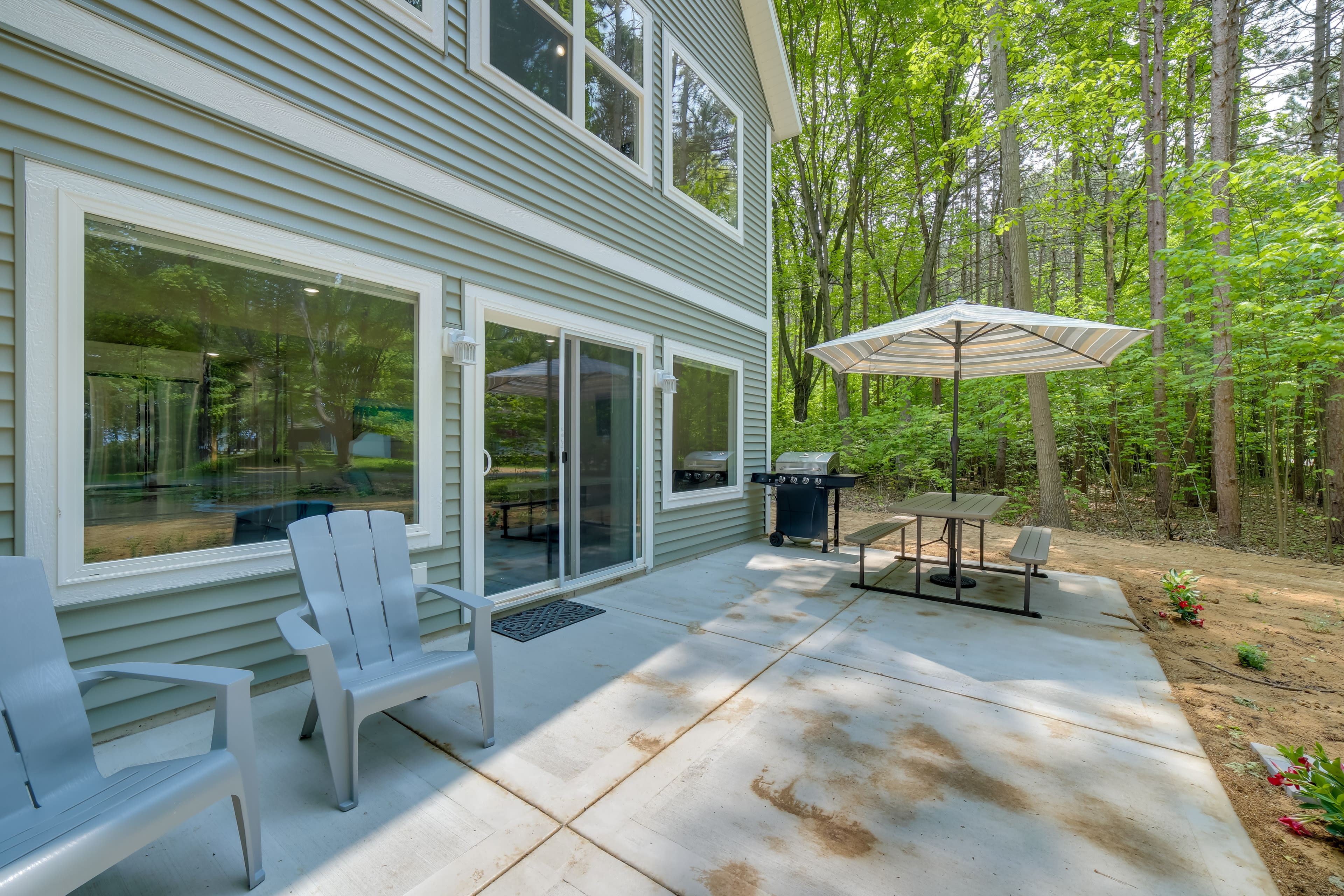 Patio | Outdoor Dining Area | Gas Grill