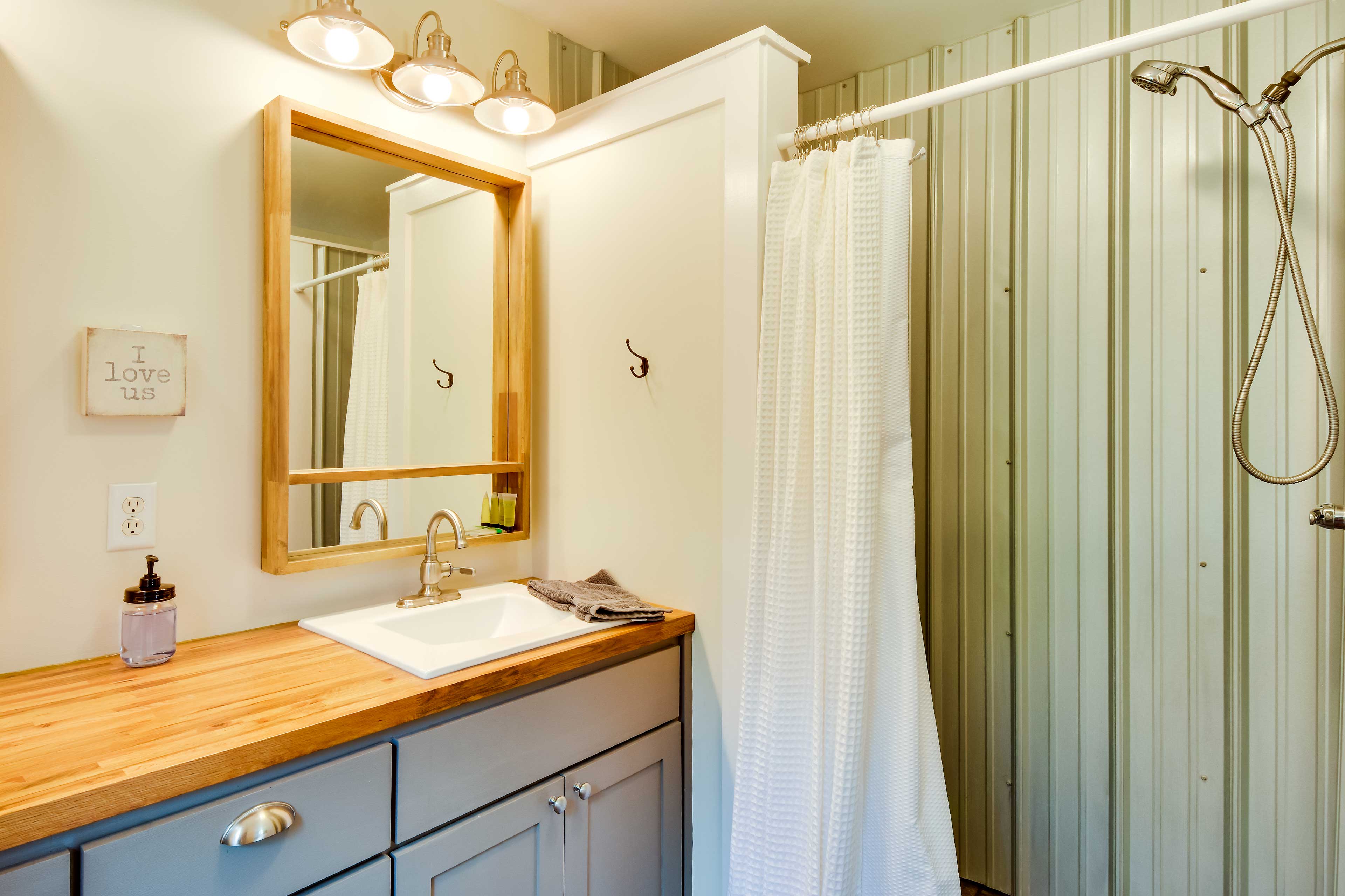 En-Suite Bathroom | Double Sinks