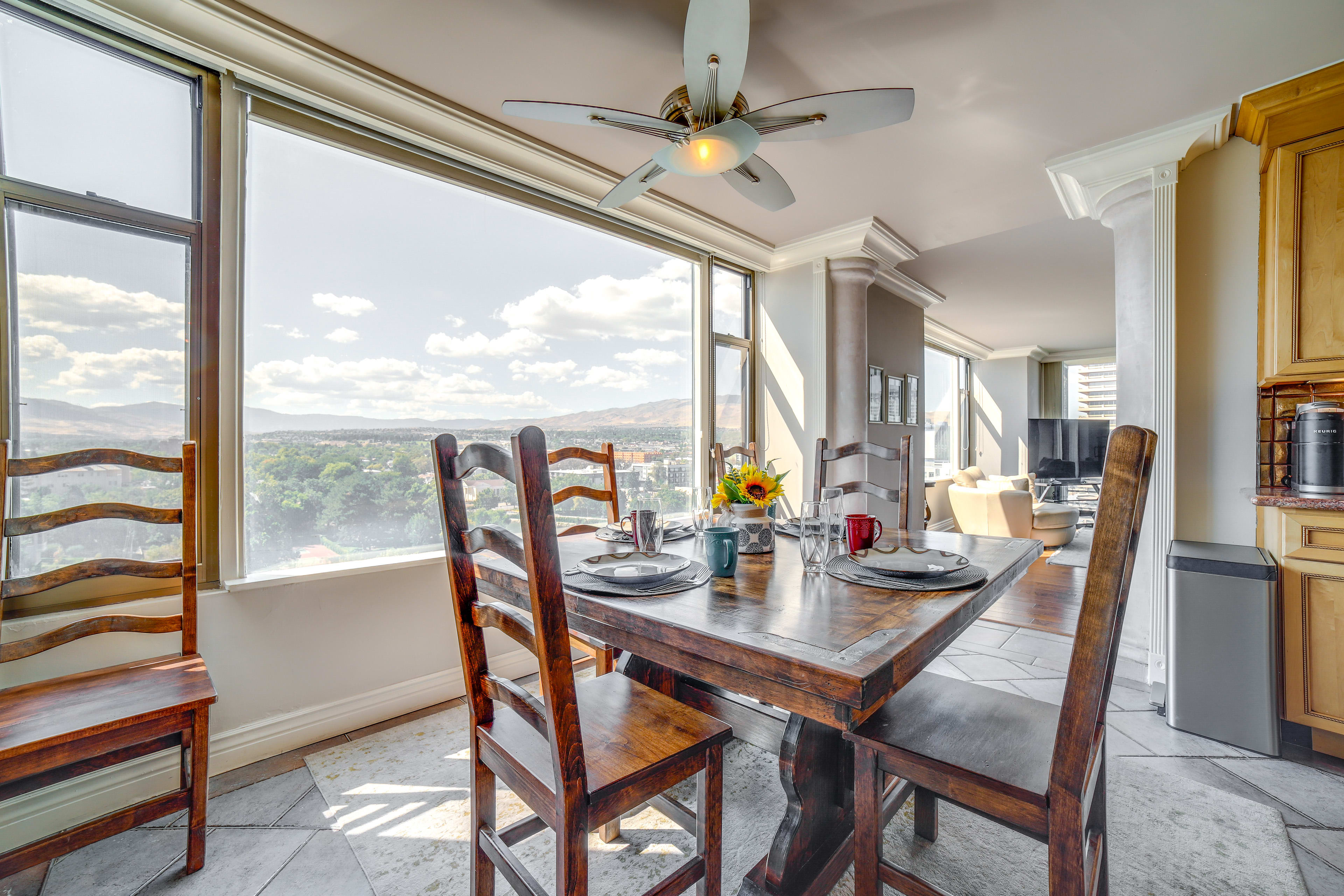 Dining Area | Dishware/Flatware Provided