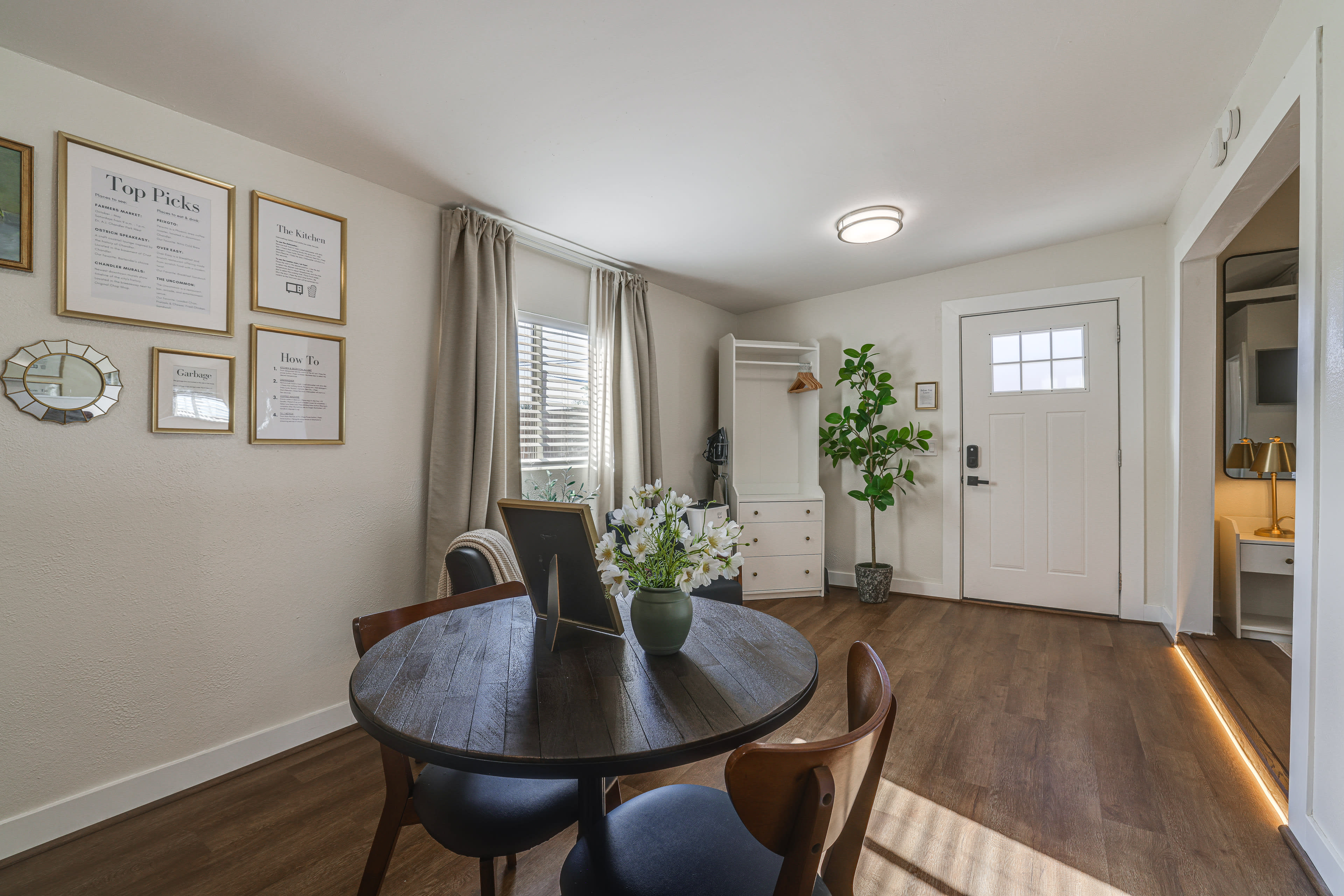 Dining Area | Dishware & Flatware Provided