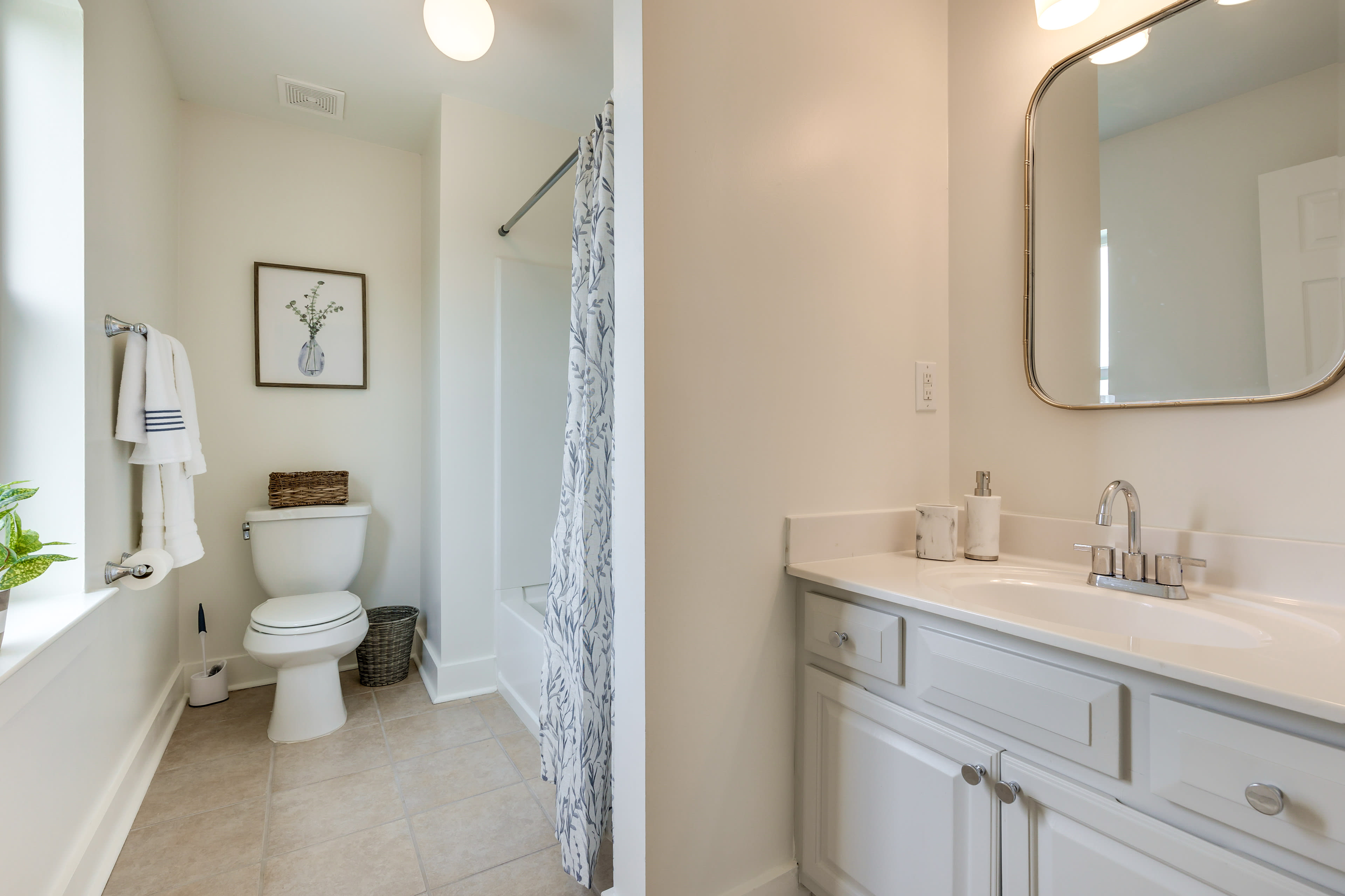 En-Suite Bathroom | 3rd Floor | Complimentary Toiletries