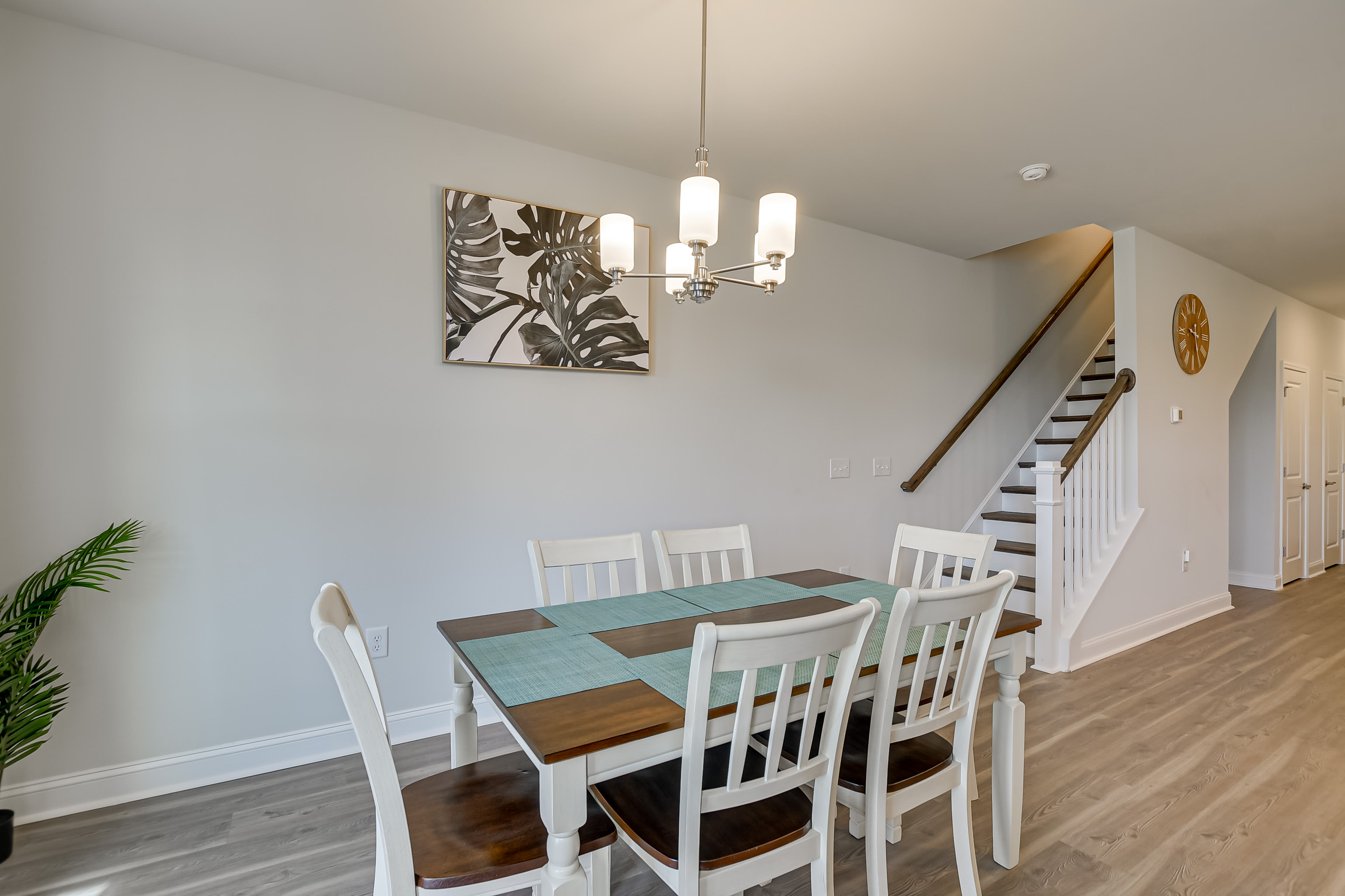 Dining Area | Dishware/Flatware