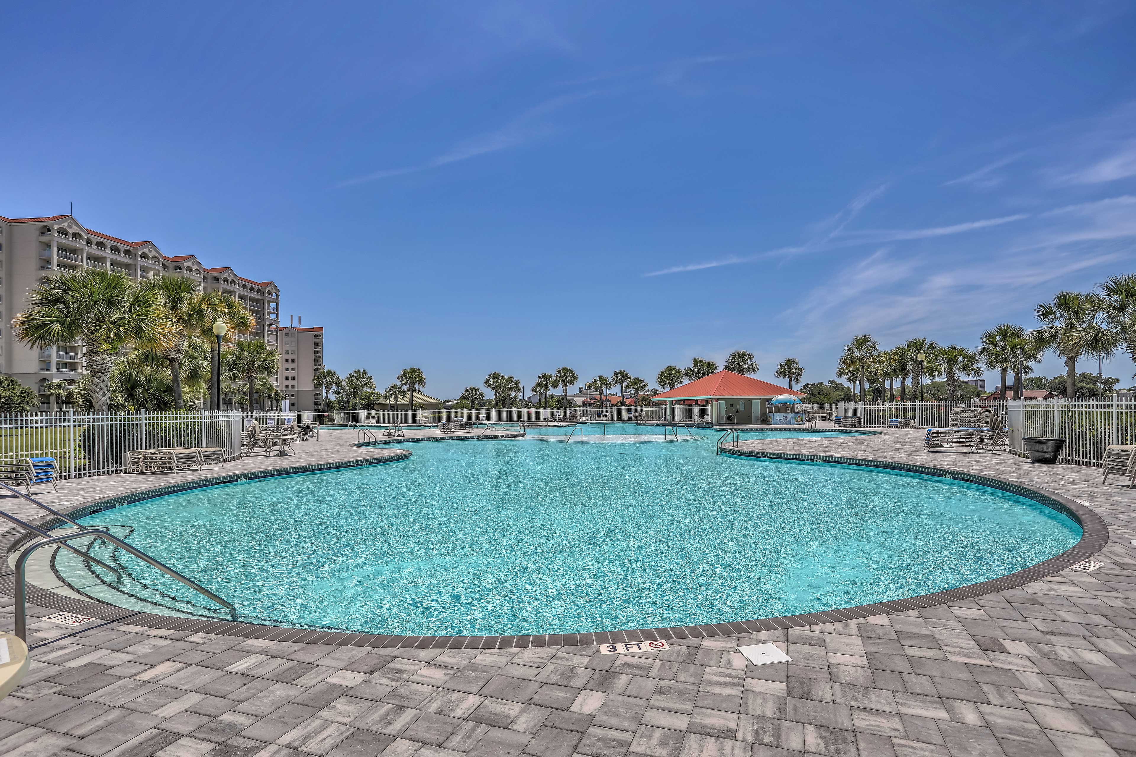 Community Pool & Hot Tub