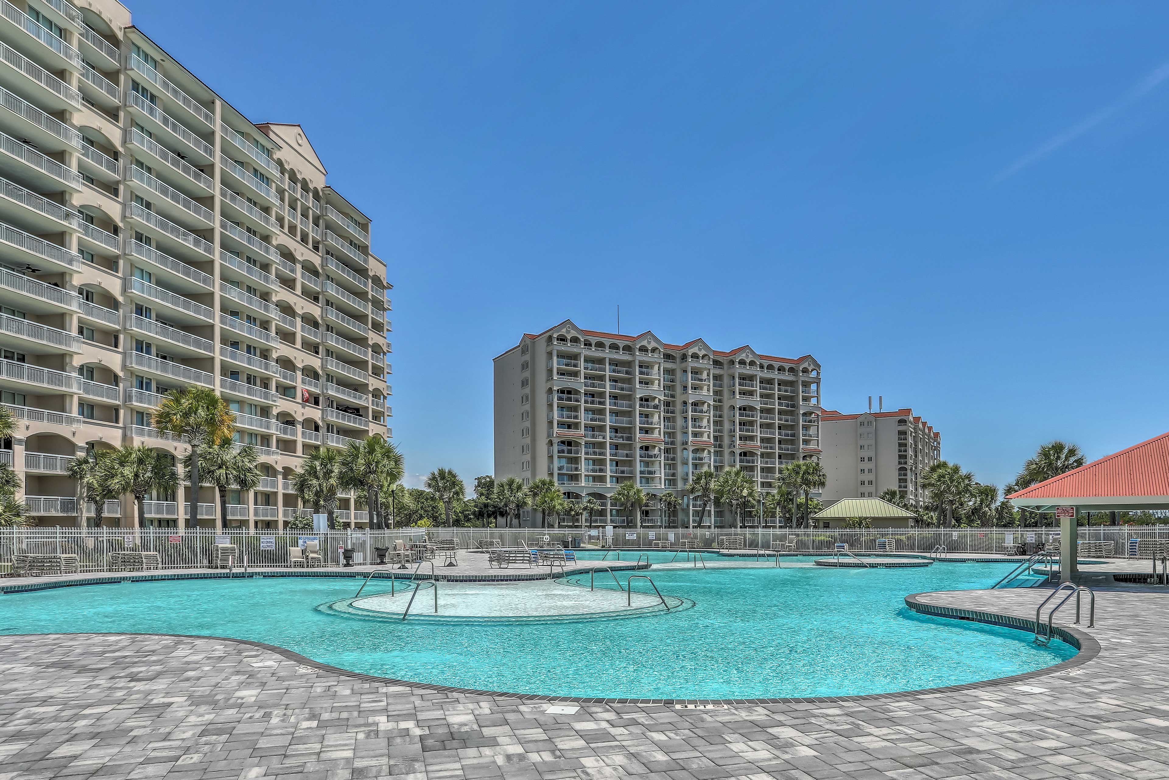 Community Pool & Hot Tub