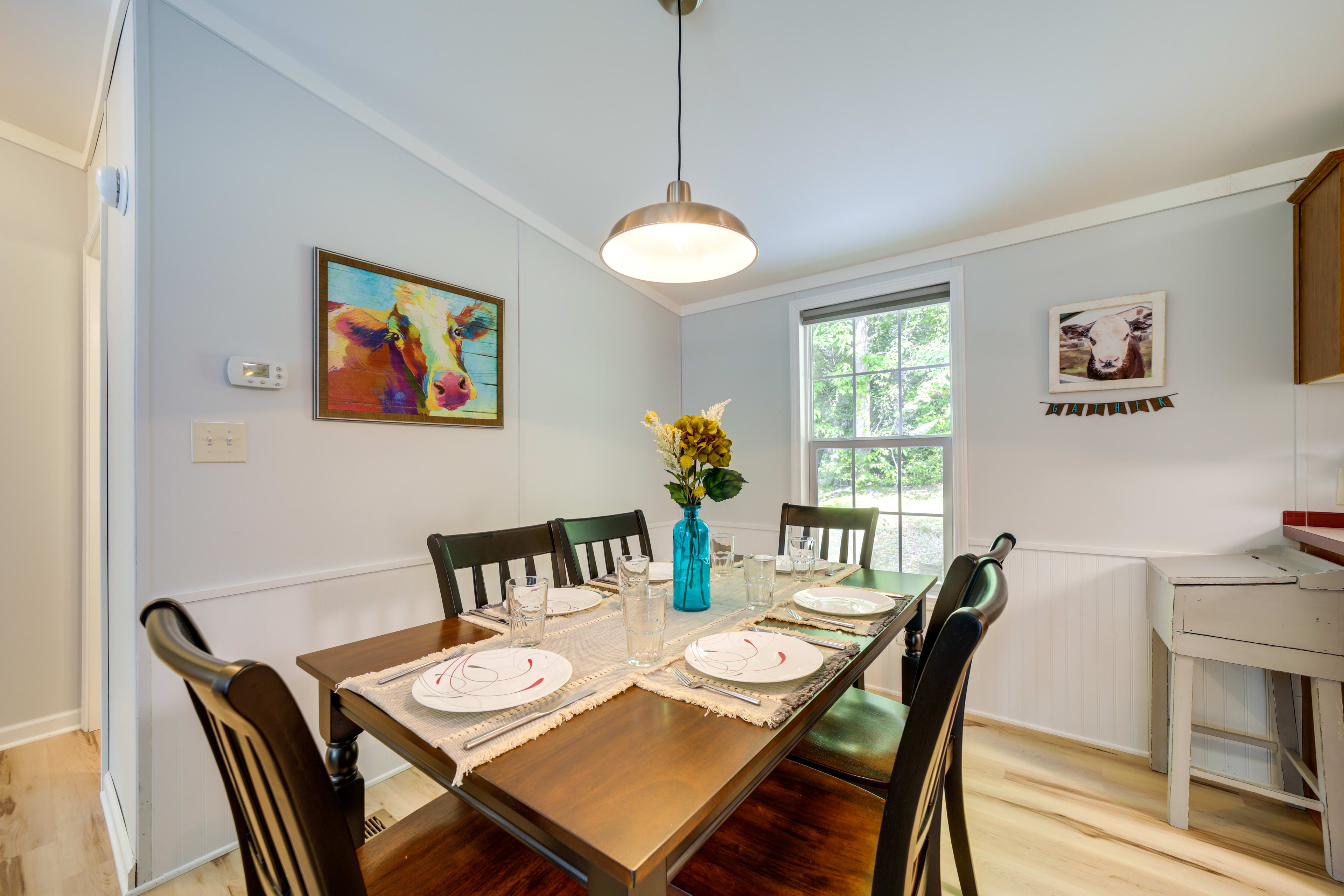 Dining Area | Dining Table | Dishware/Flatware