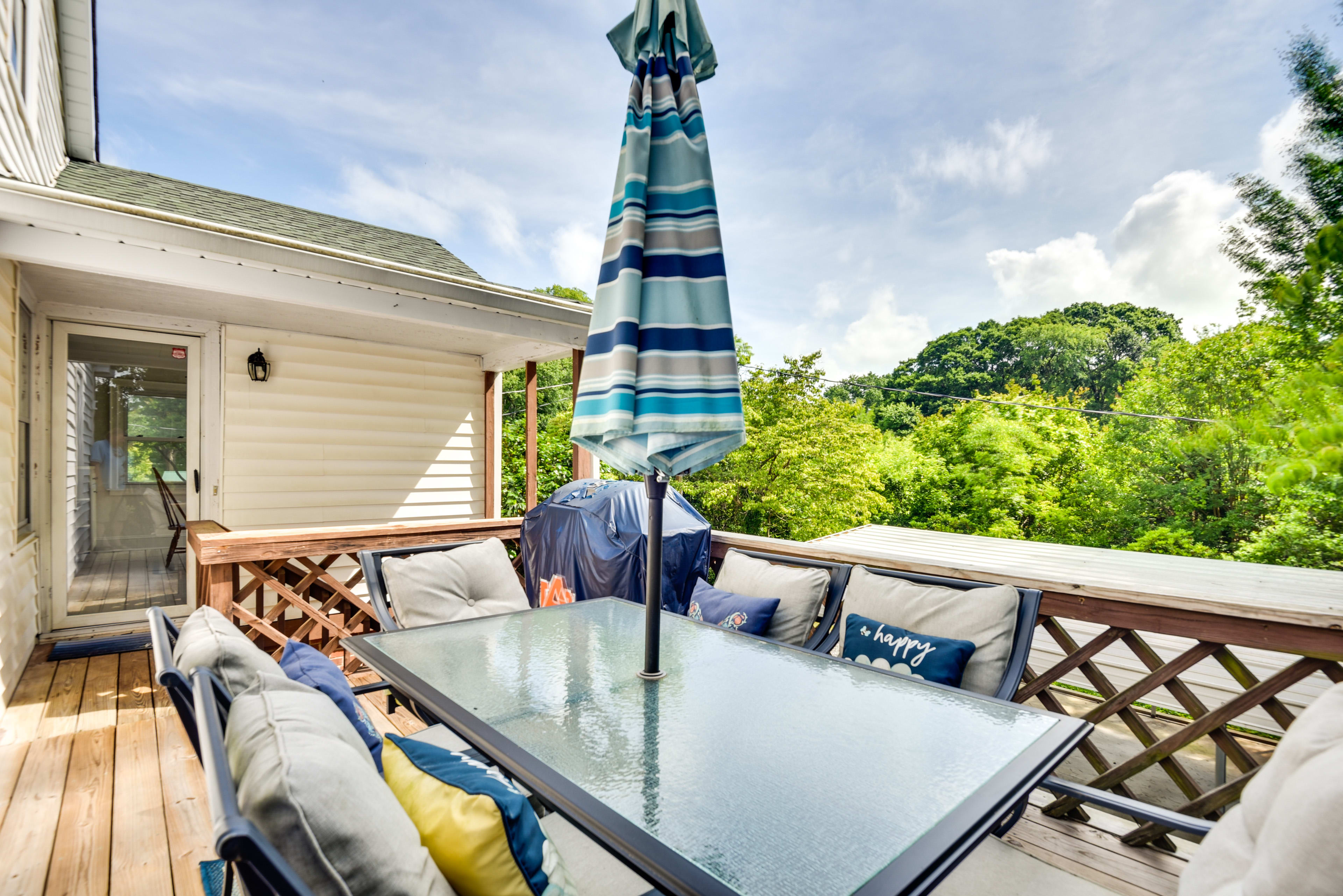 Deck | Dining Area | Gas Grill | Fenced-In Yard