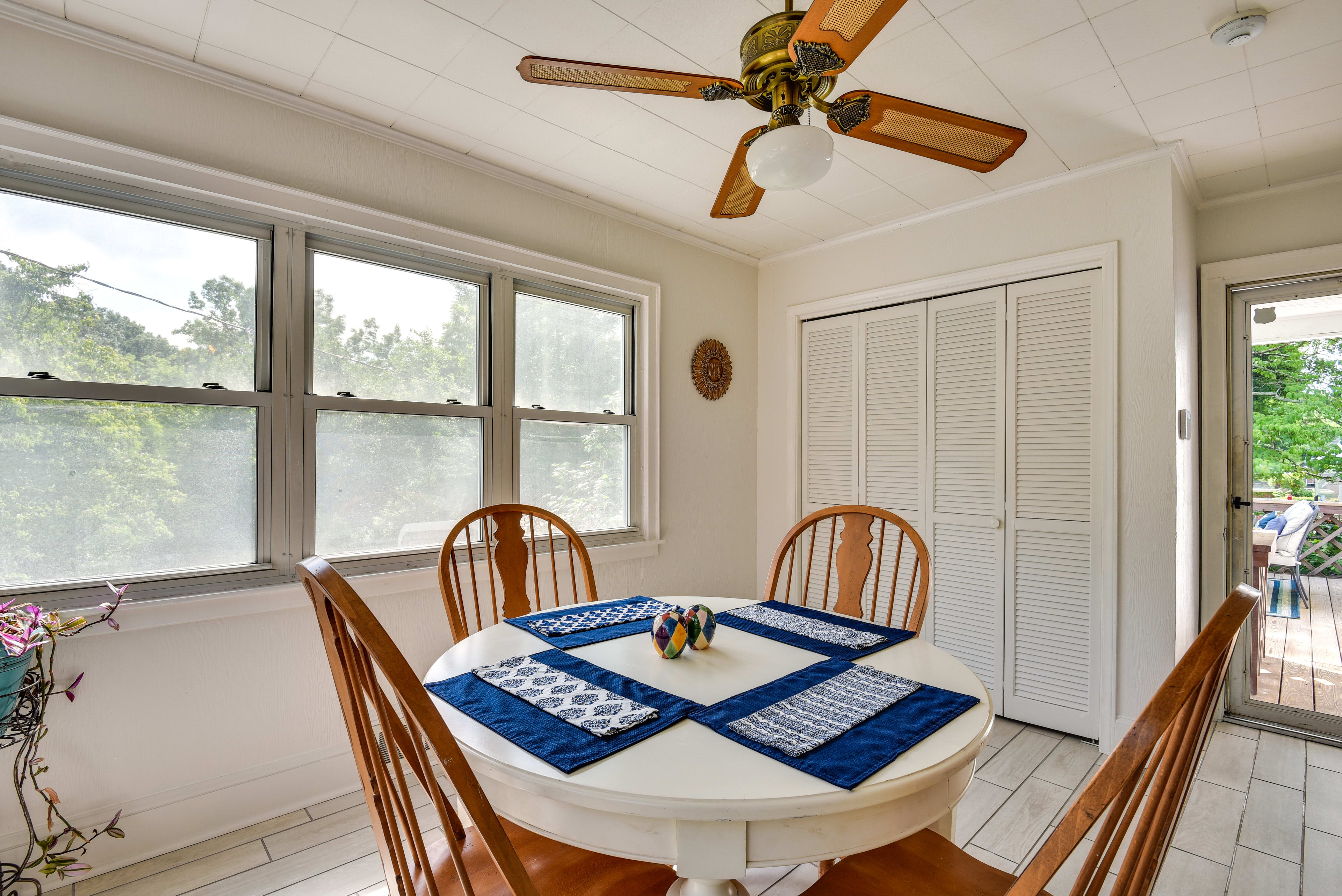 Additional Dining Area