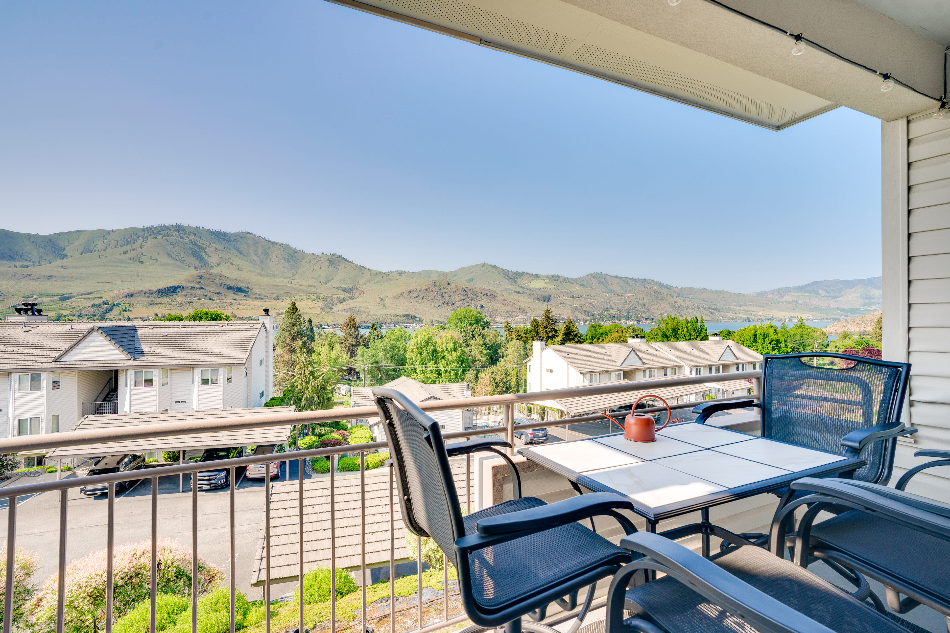 Balcony | Outdoor Dining Area