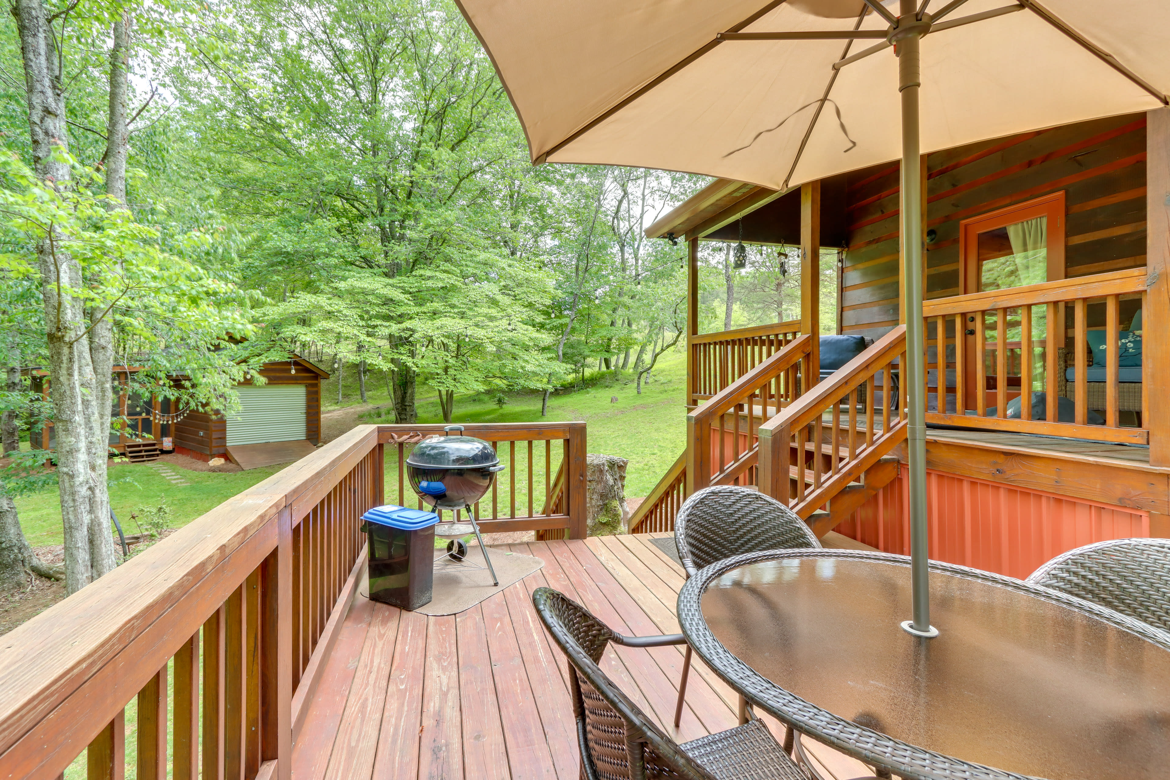 Deck | Outdoor Dining Area | Charcoal Grill