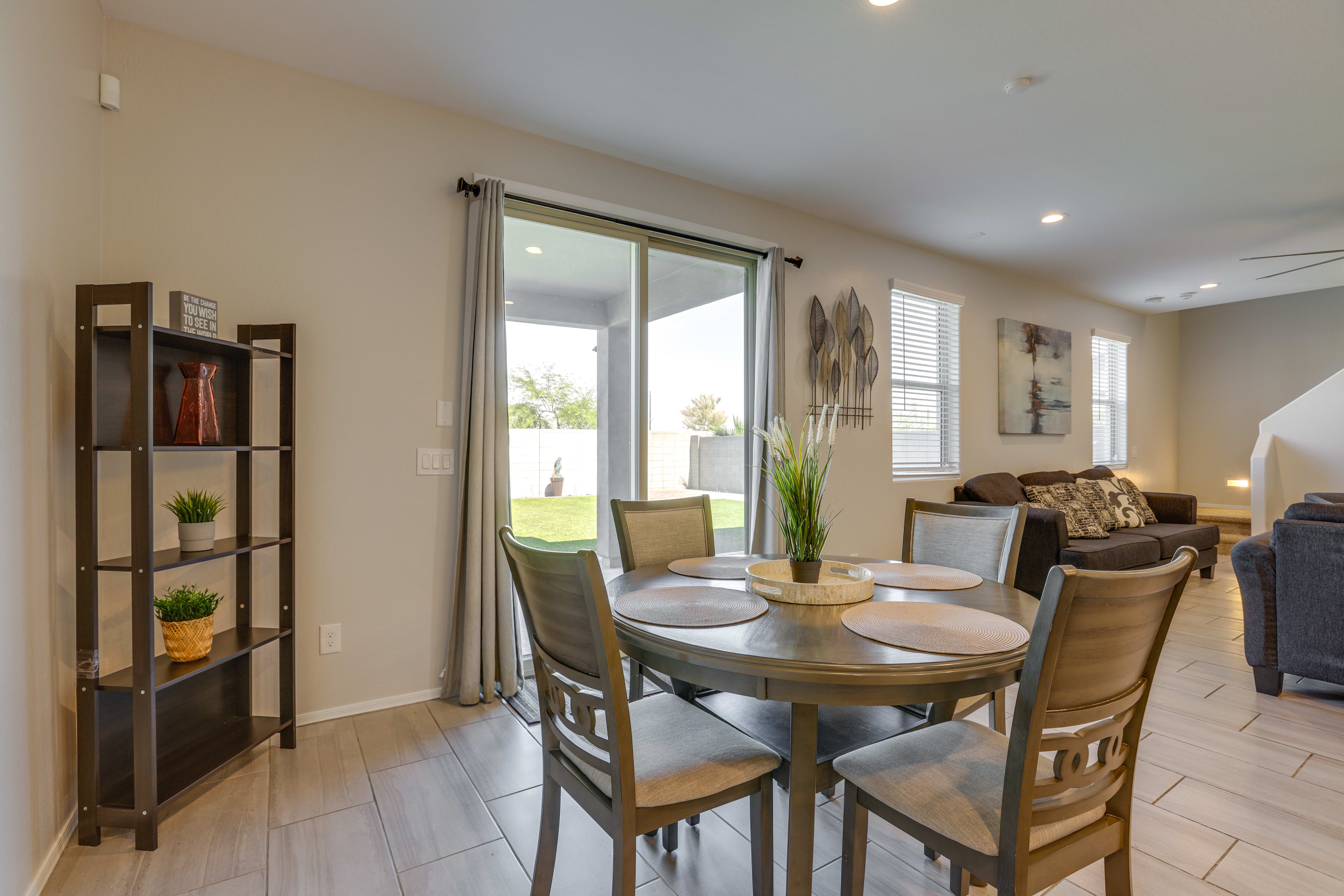 Dining Area | Dishware/Flatware Provided