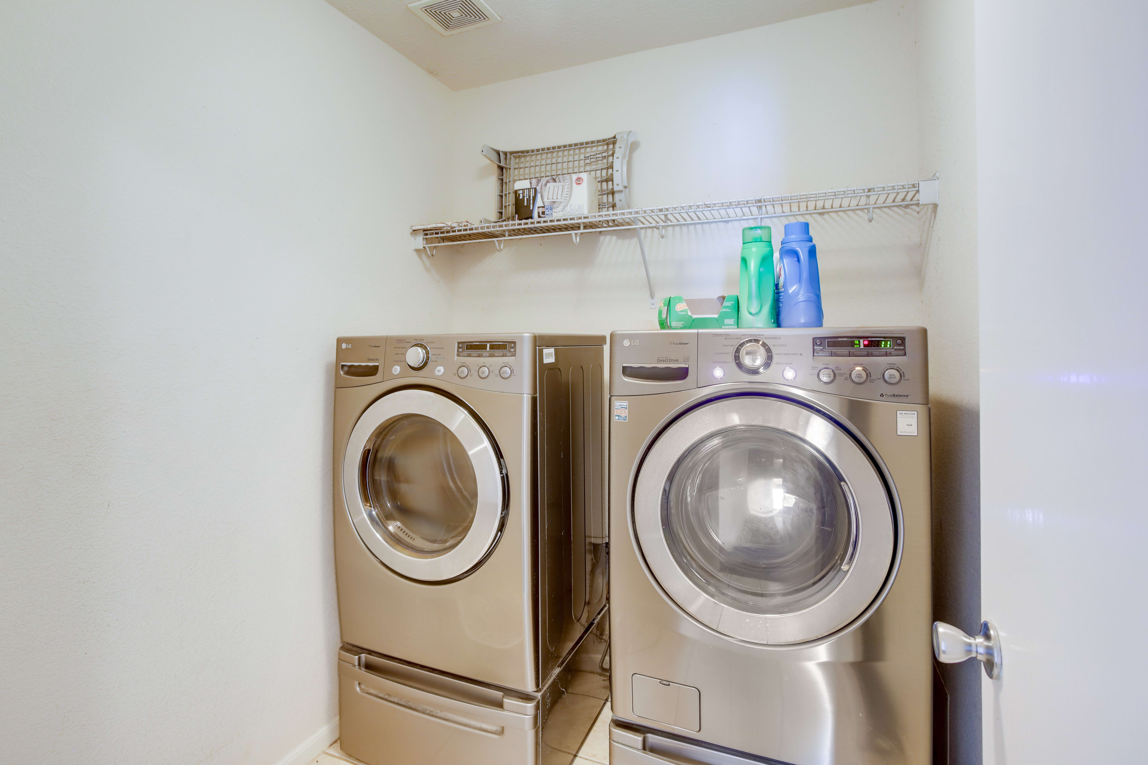 Laundry Area | Washer/Dryer | Trash Bags/Paper Towels