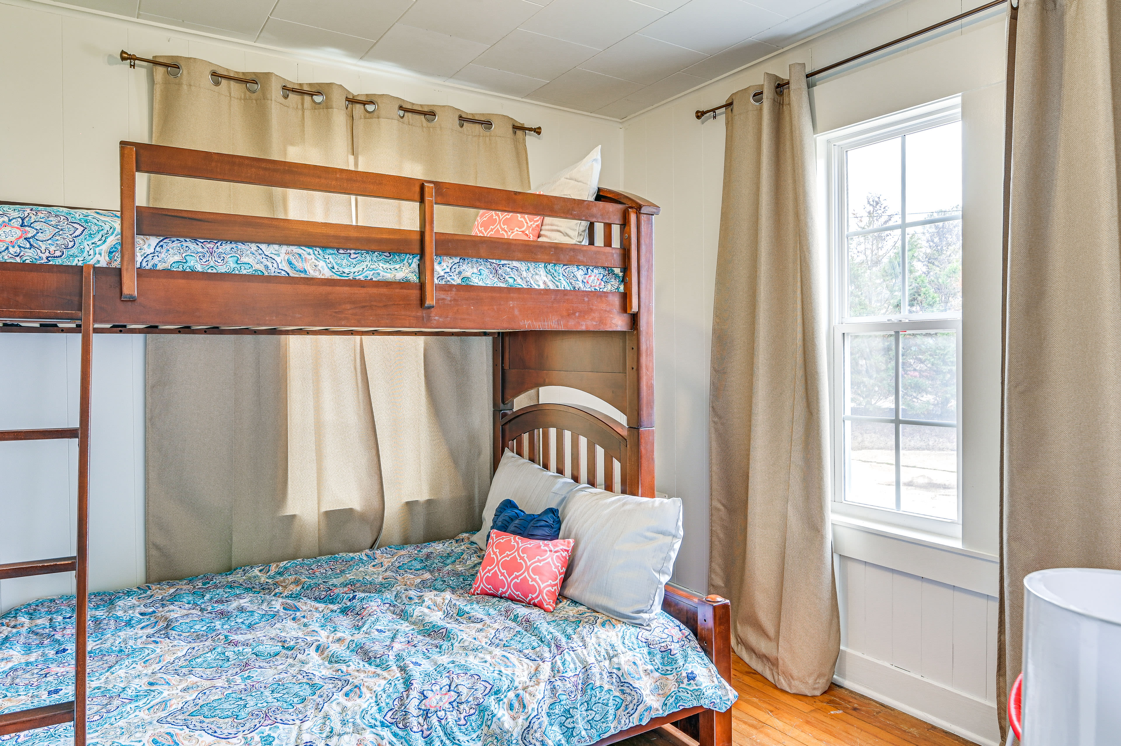 Bedroom 2 | Main Level | Twin/Queen Bunk Bed