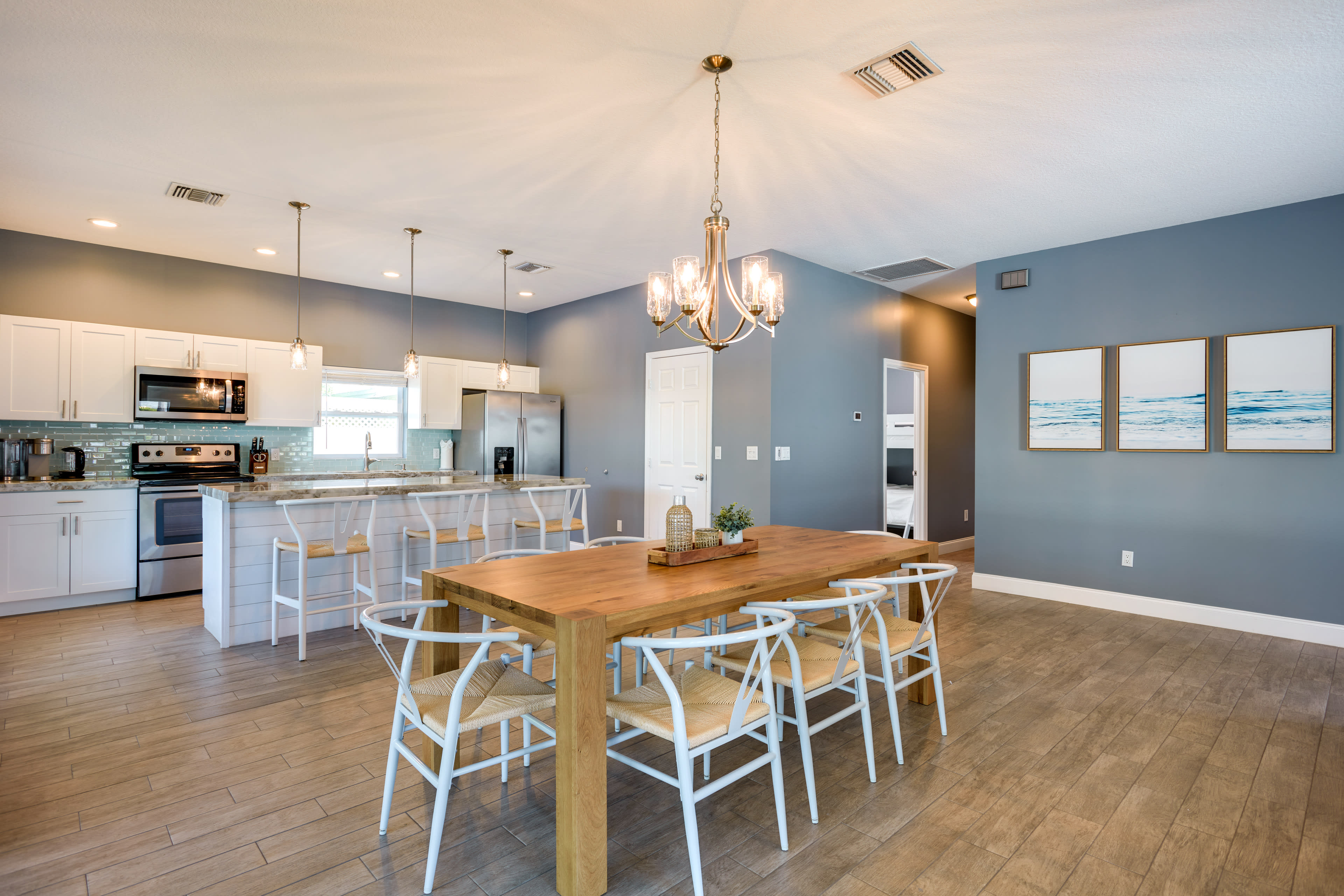 Dining Area | Dining Table | Dishware/Flatware