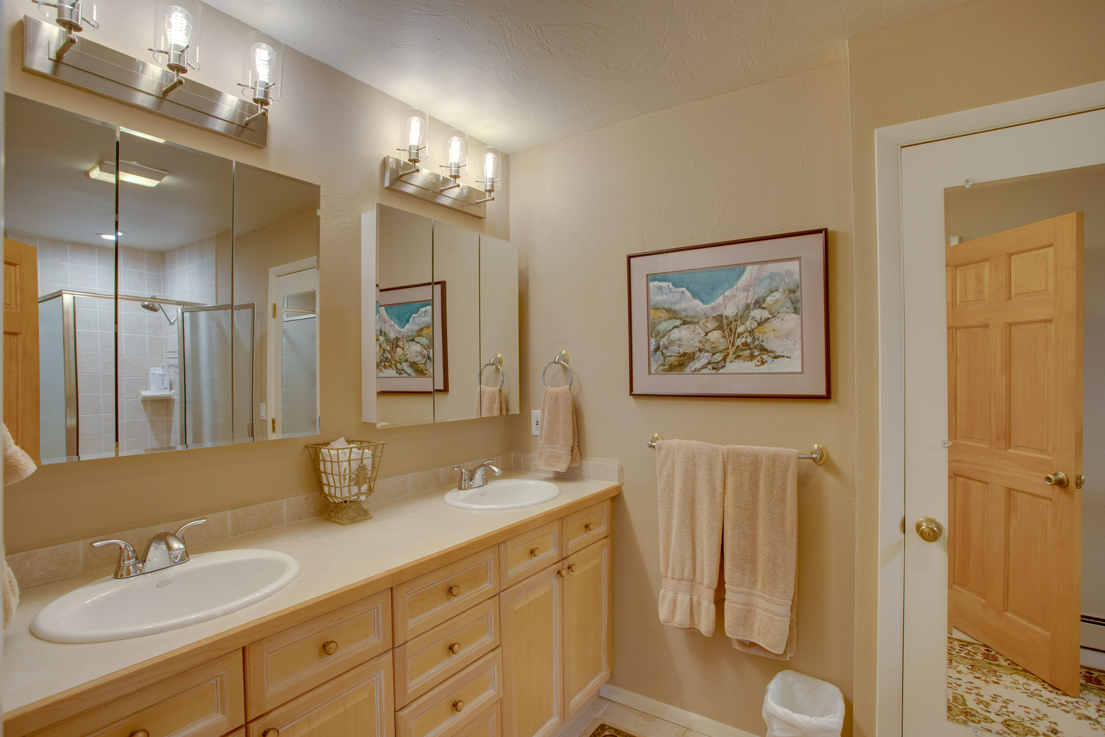 En-Suite Bathroom | Towels Provided | Complimentary Toiletries