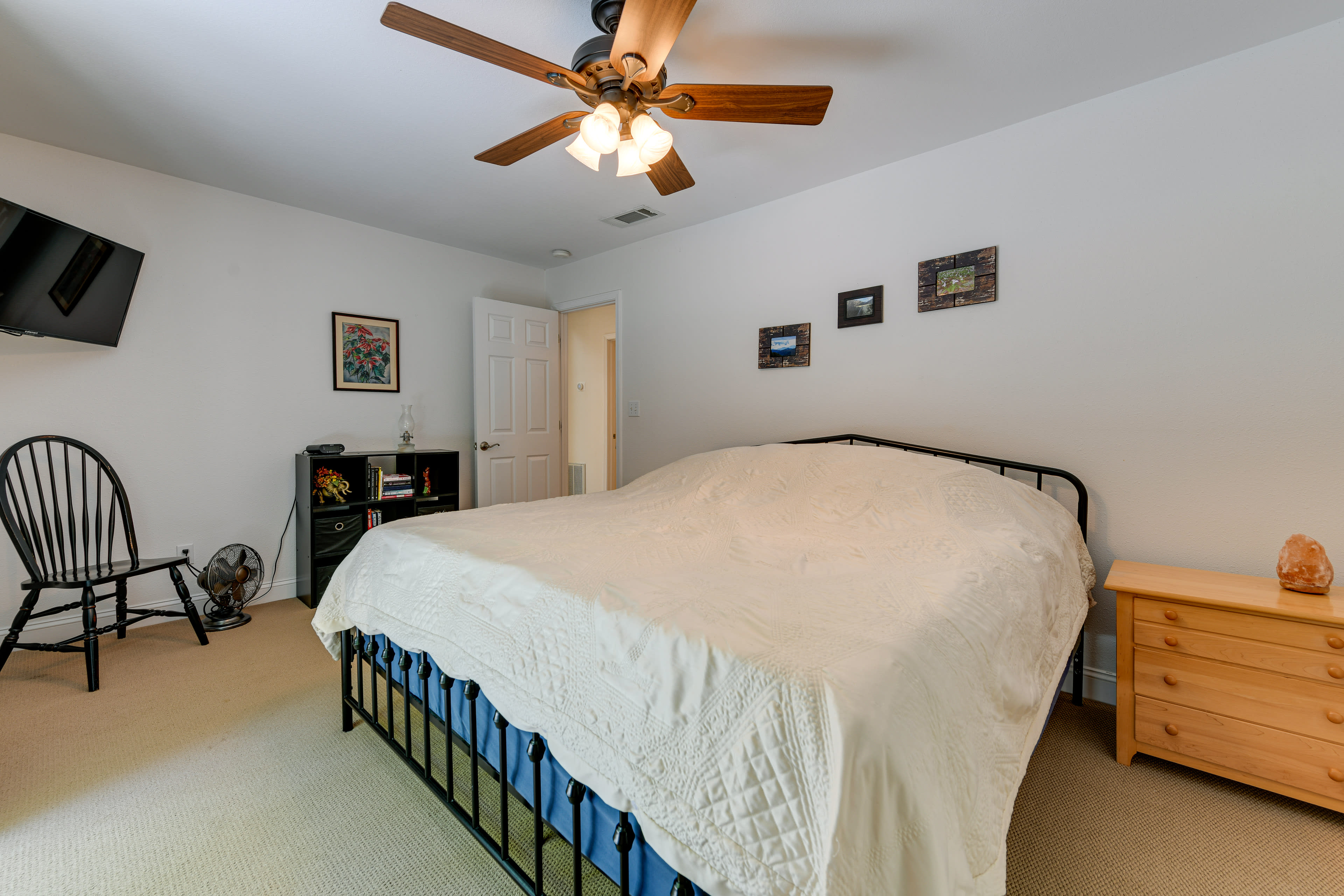 Bedroom 2 | Queen Bed | En-Suite Bathroom